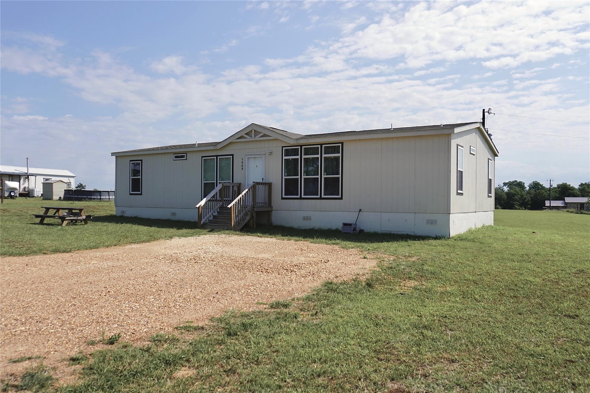 1048 County Road 402, Dime Box, TX 77853