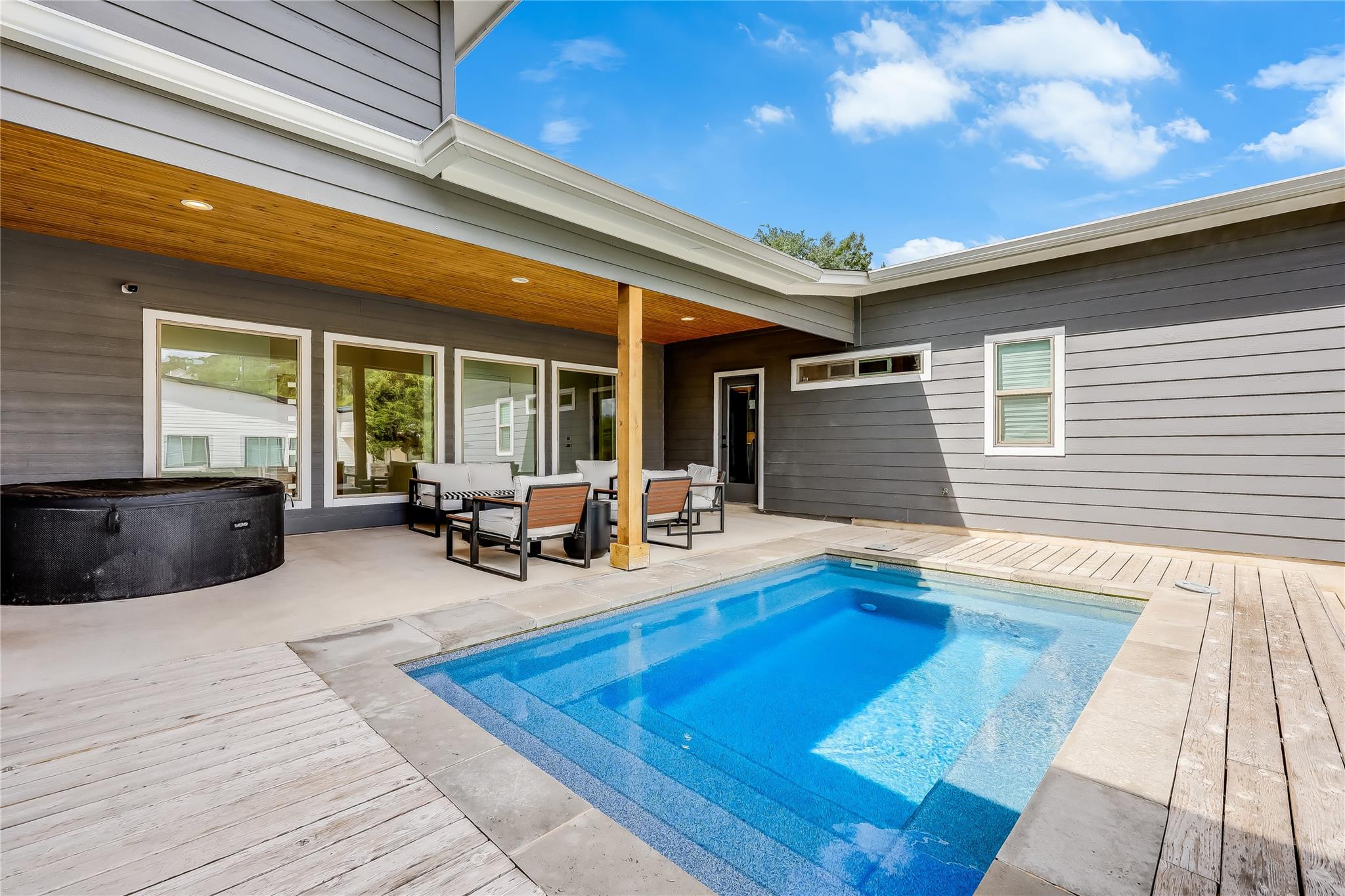 8603 Big Horn Cir, Lago Vista, TX 78645