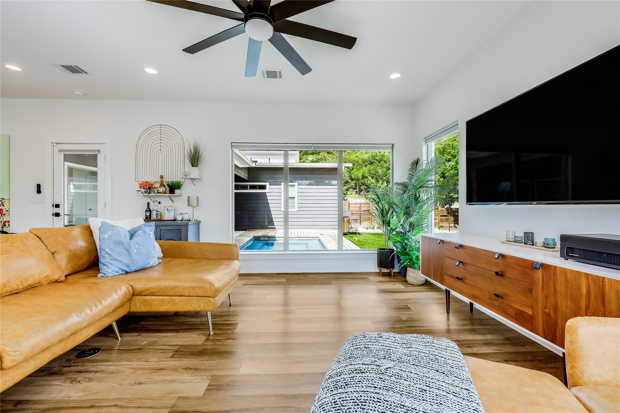 8603 Big Horn Cir, Lago Vista, TX 78645