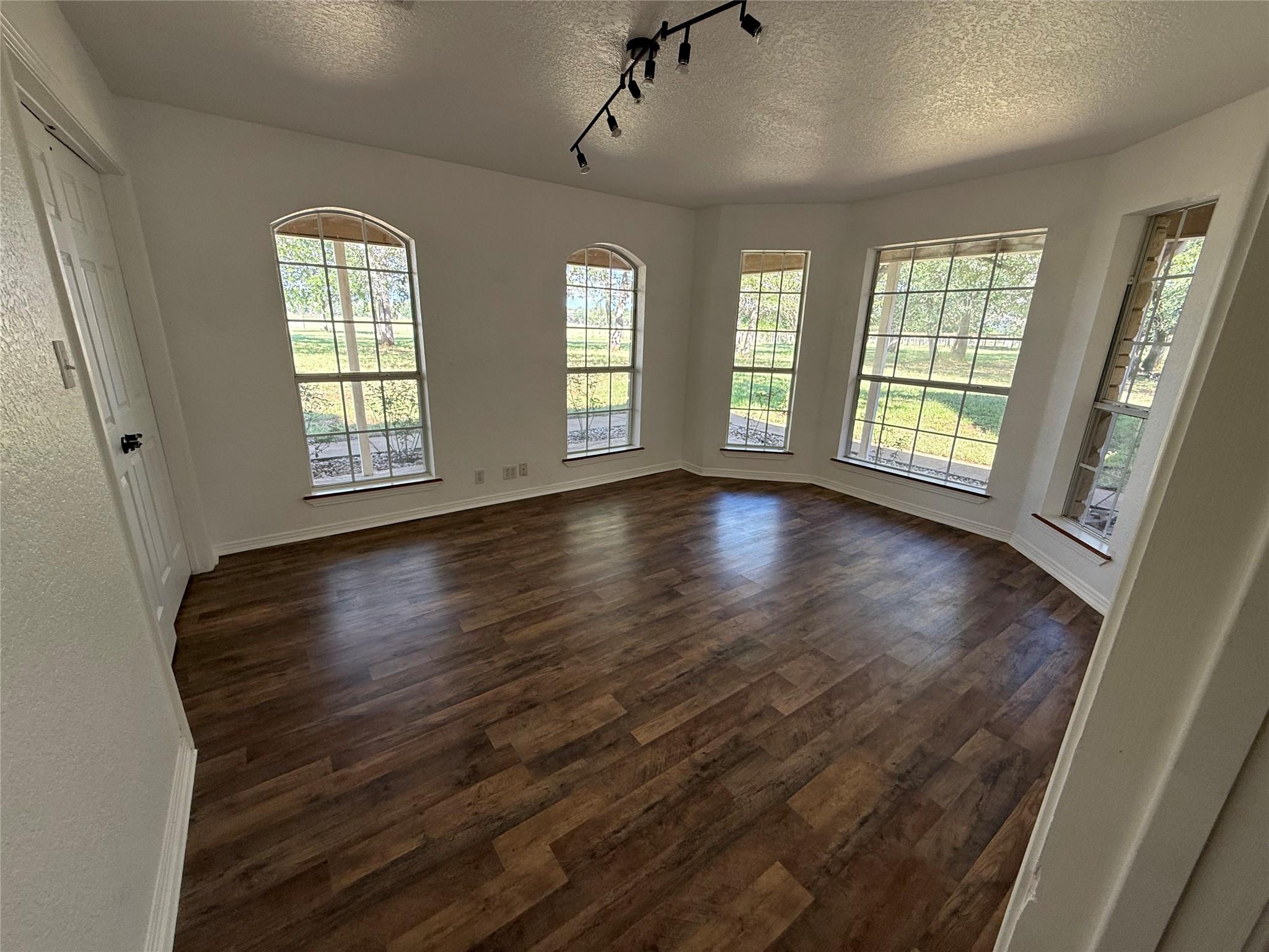 584 Old Antioch Rd, Smithville, TX 78957