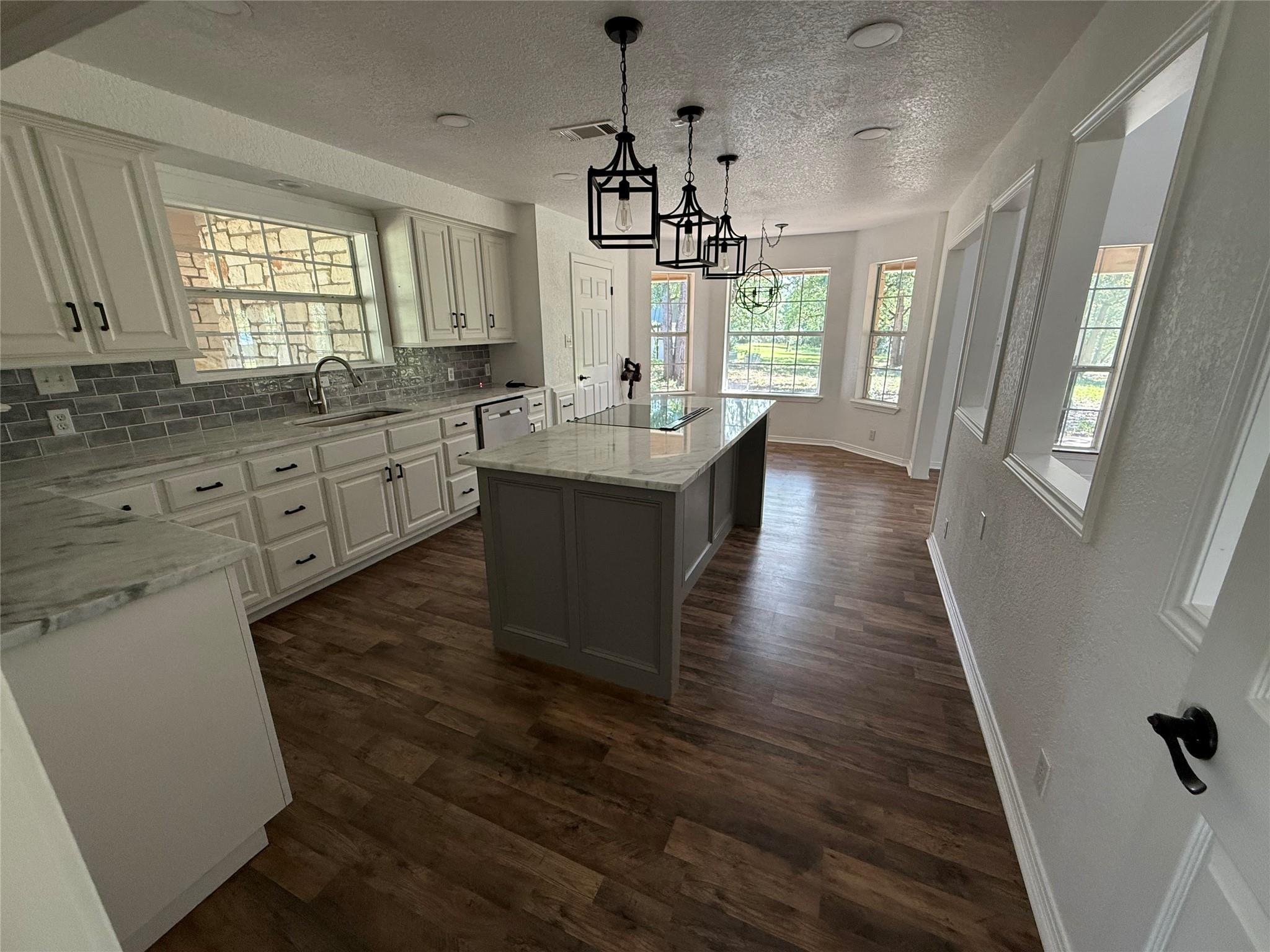 584 Old Antioch Rd, Smithville, TX 78957