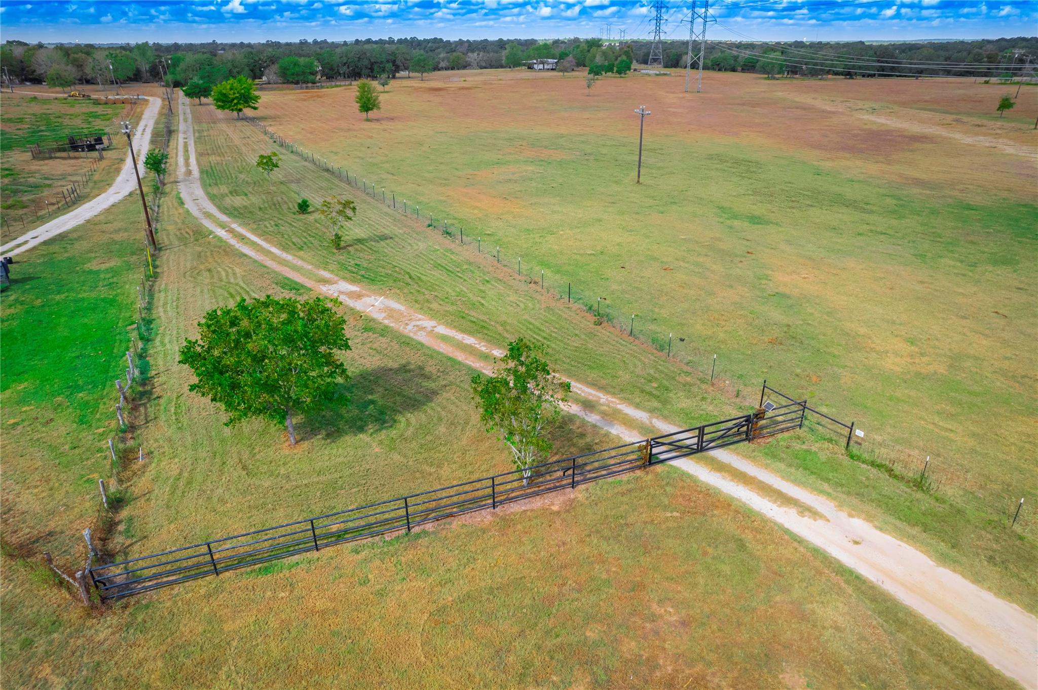 584 Old Antioch Rd, Smithville, TX 78957