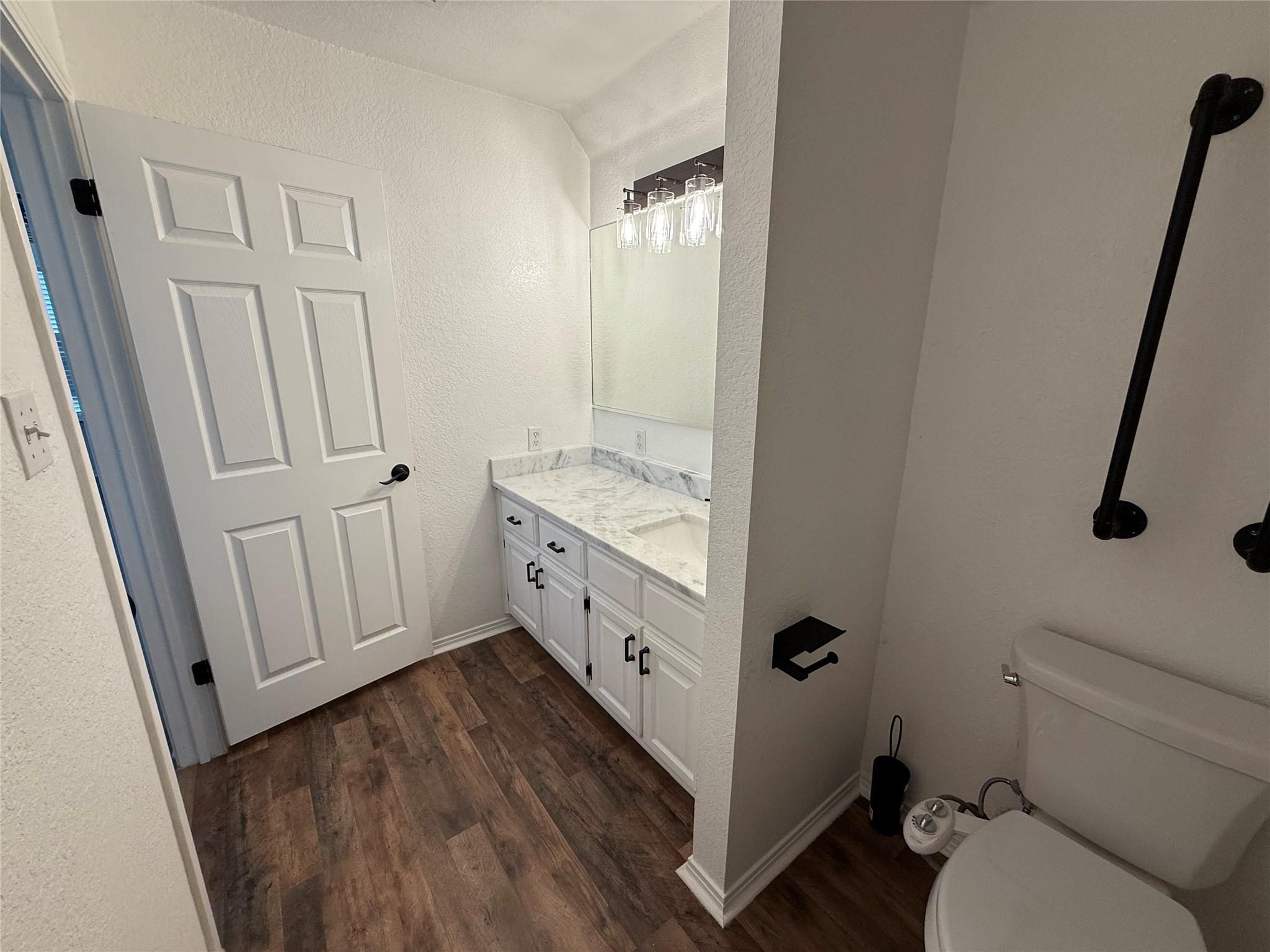 584 Old Antioch Rd, Smithville, TX 78957