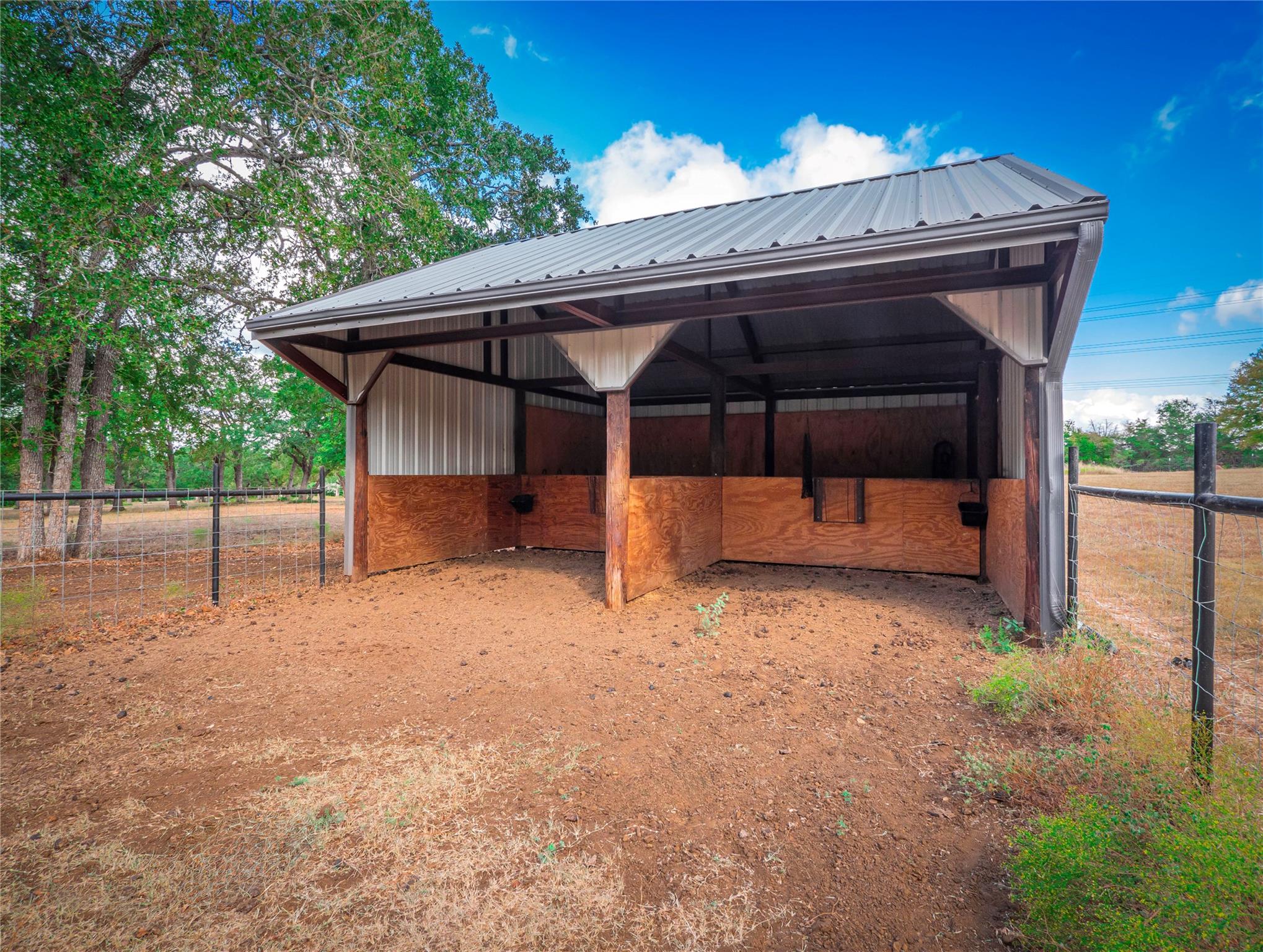 584 Old Antioch Rd, Smithville, TX 78957