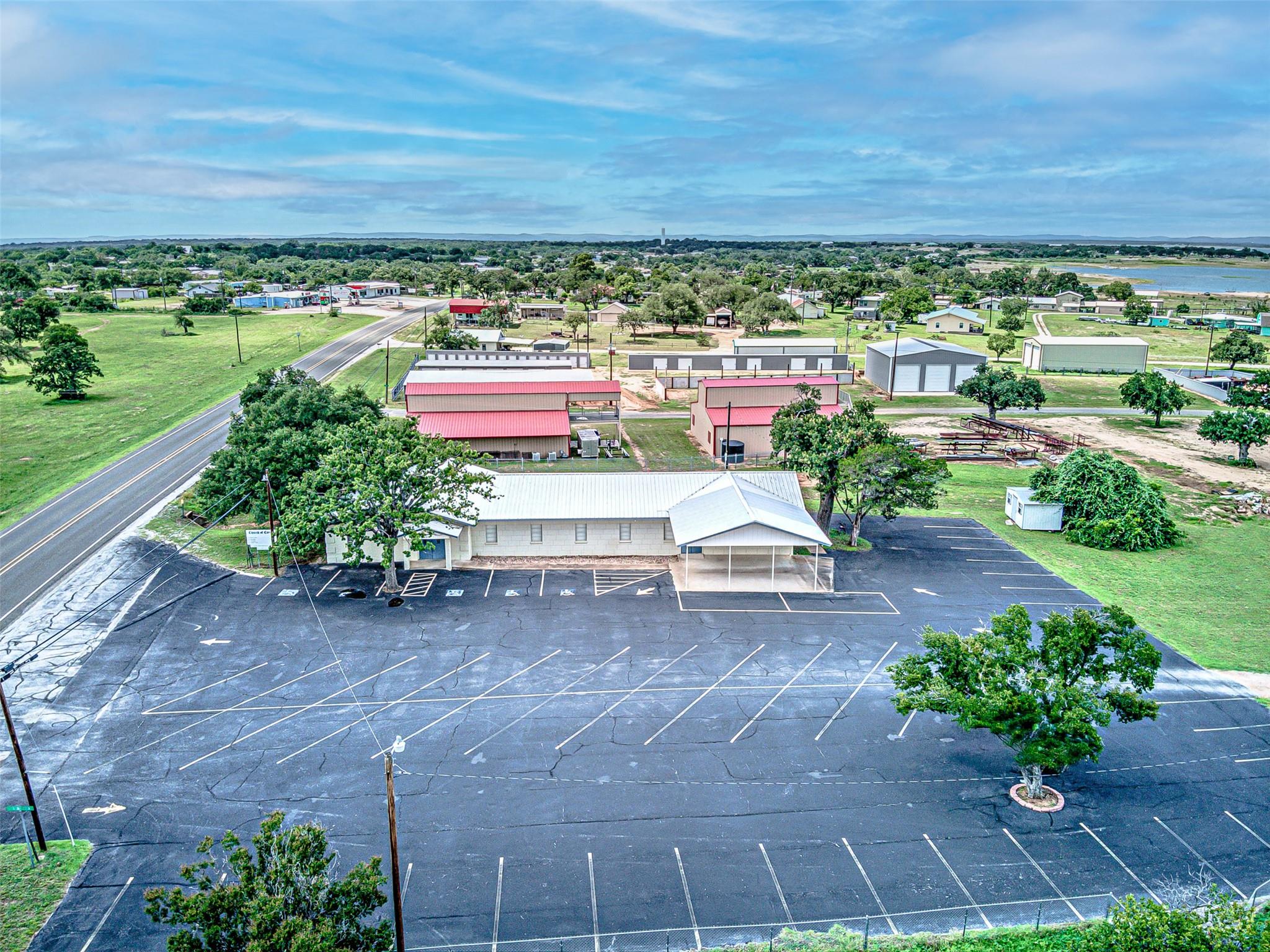 901 Lillian Dean Rd, Buchanan Dam, TX 78609