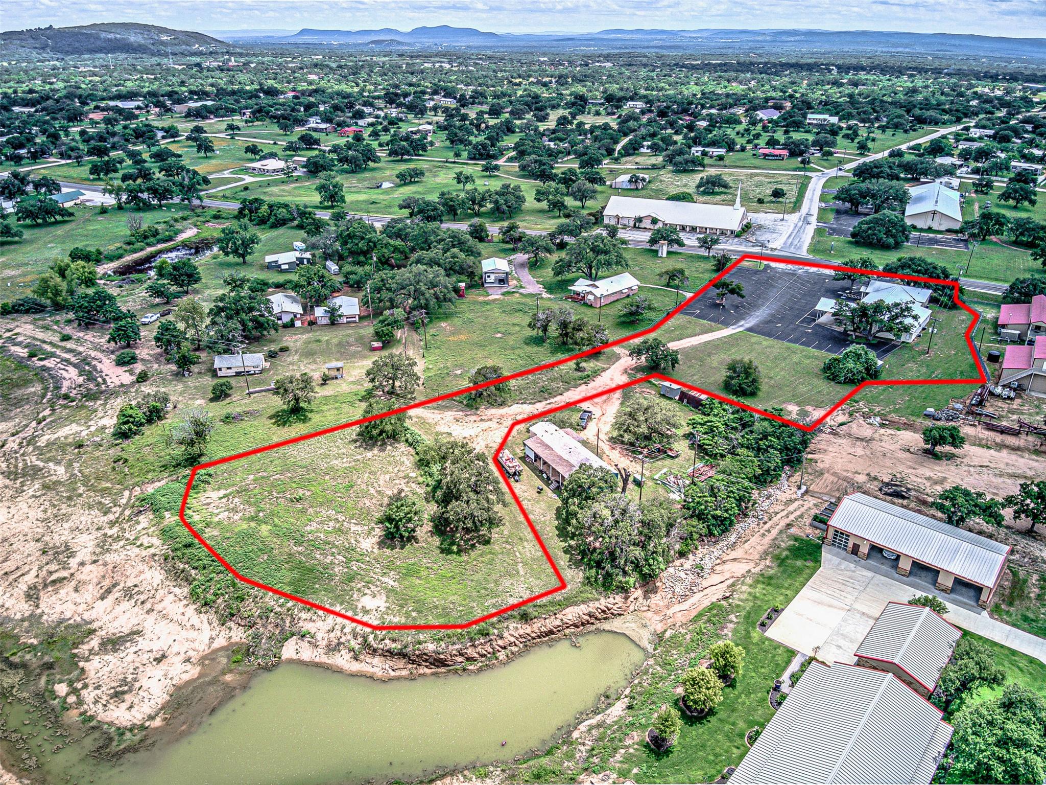 901 Lillian Dean Rd, Buchanan Dam, TX 78609