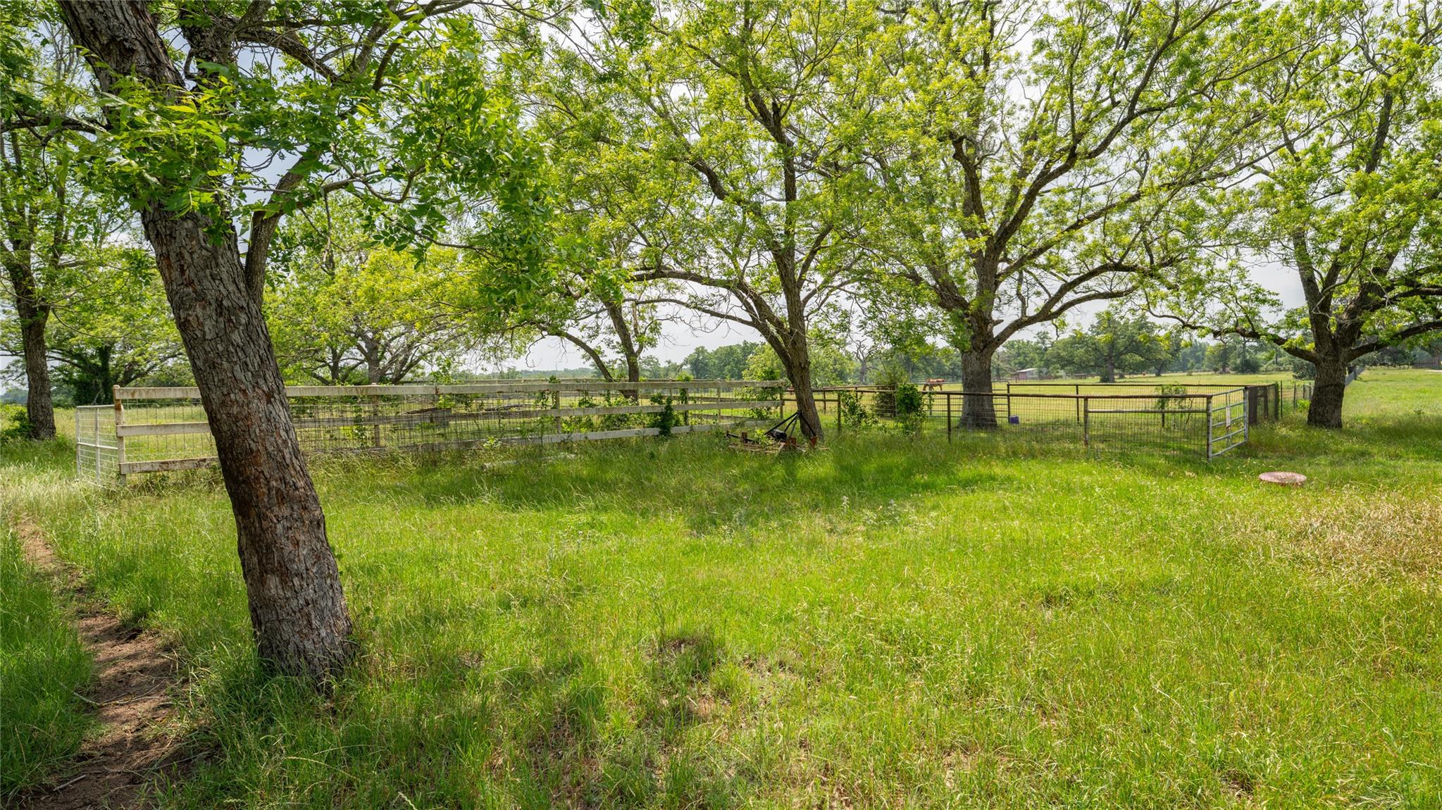 624 County Road 306, Rockdale, TX 76567