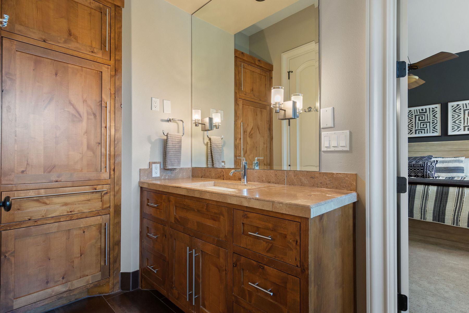 2002 Kinney Ave # B, Austin, TX 78704