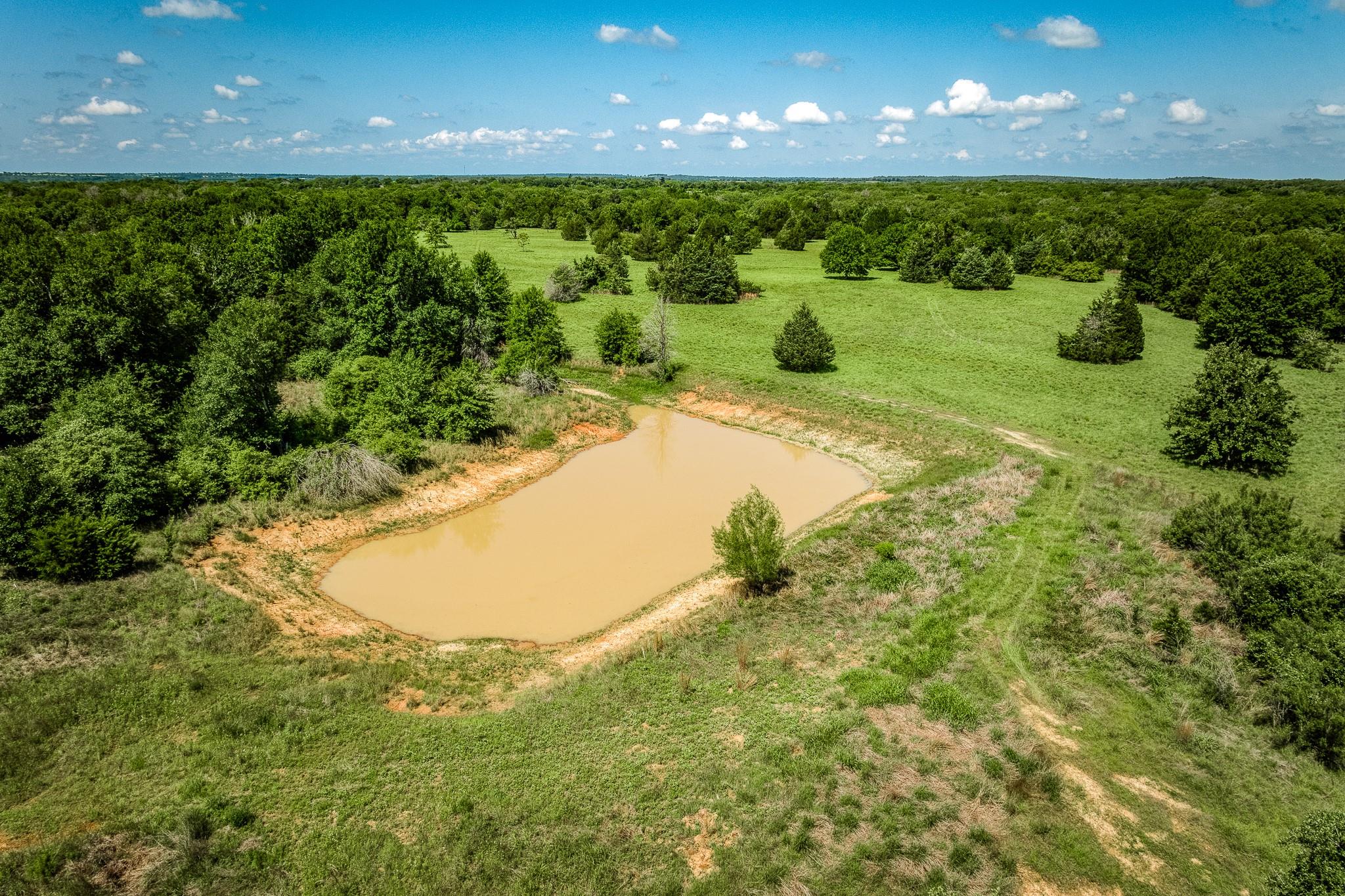 1012 County Road 438, Lexington, TX 78947