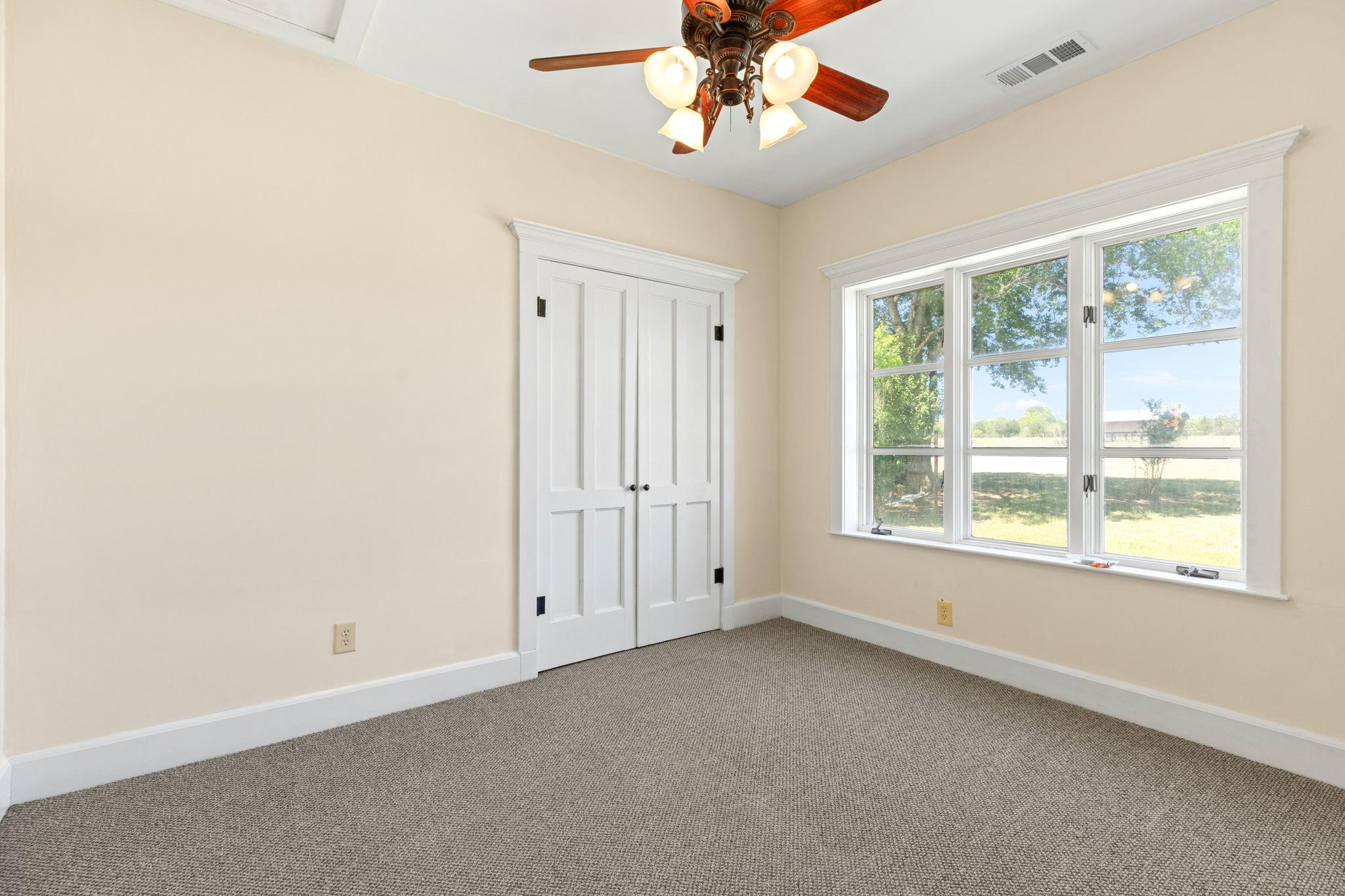 395 Dale Ln, Dale, TX 78616