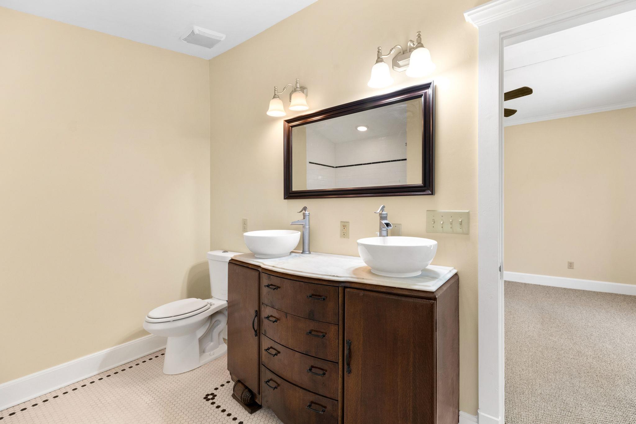 395 Dale Ln, Dale, TX 78616