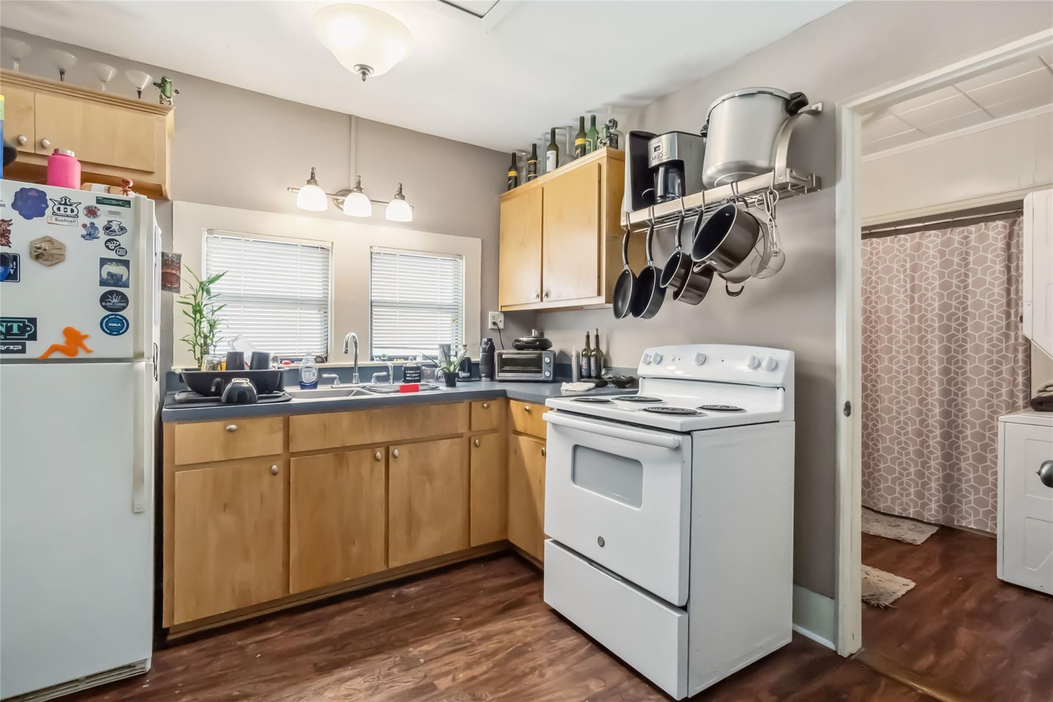 300 Bishop St, Smithville, TX 78957