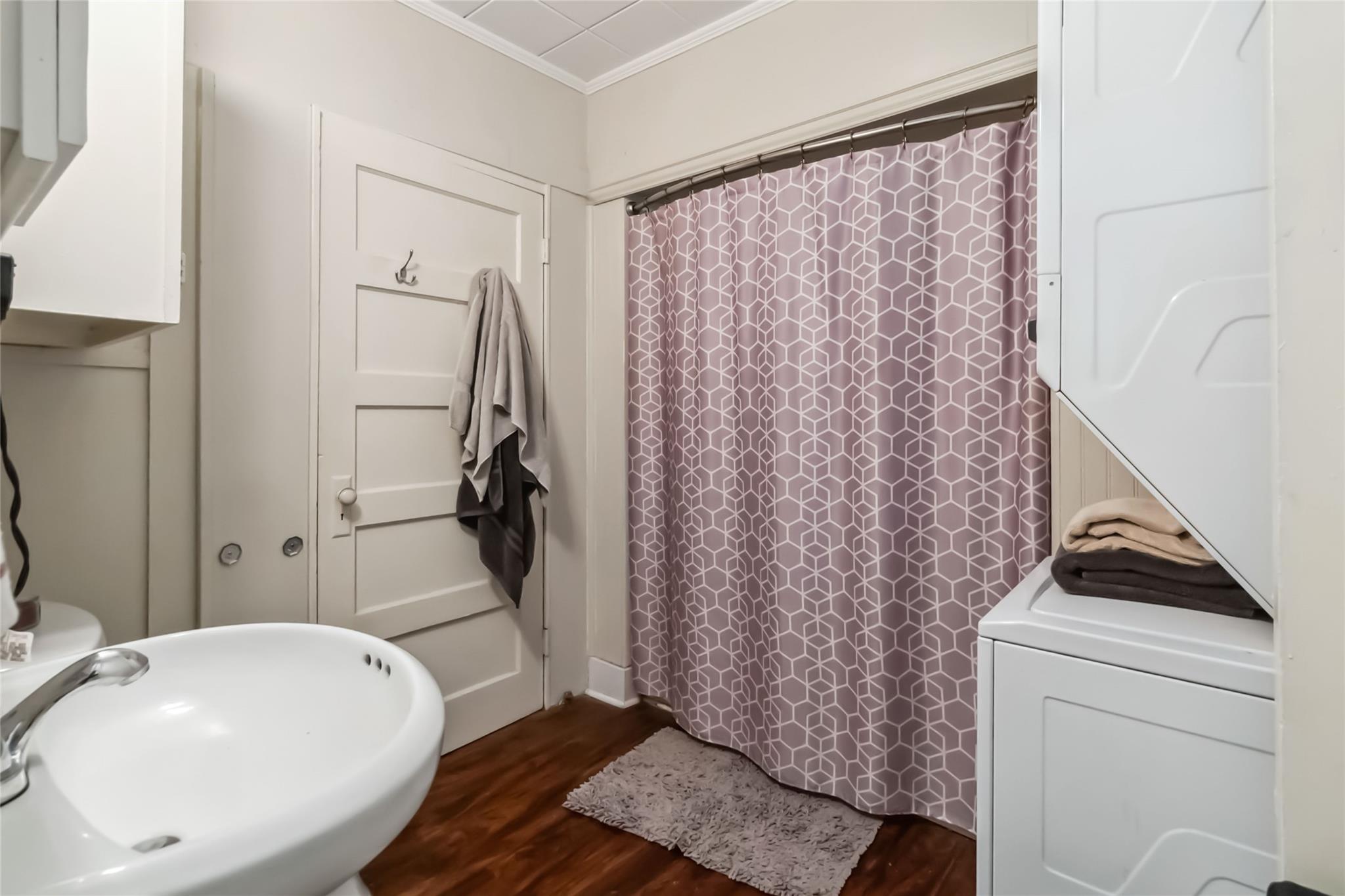 300 Bishop St, Smithville, TX 78957