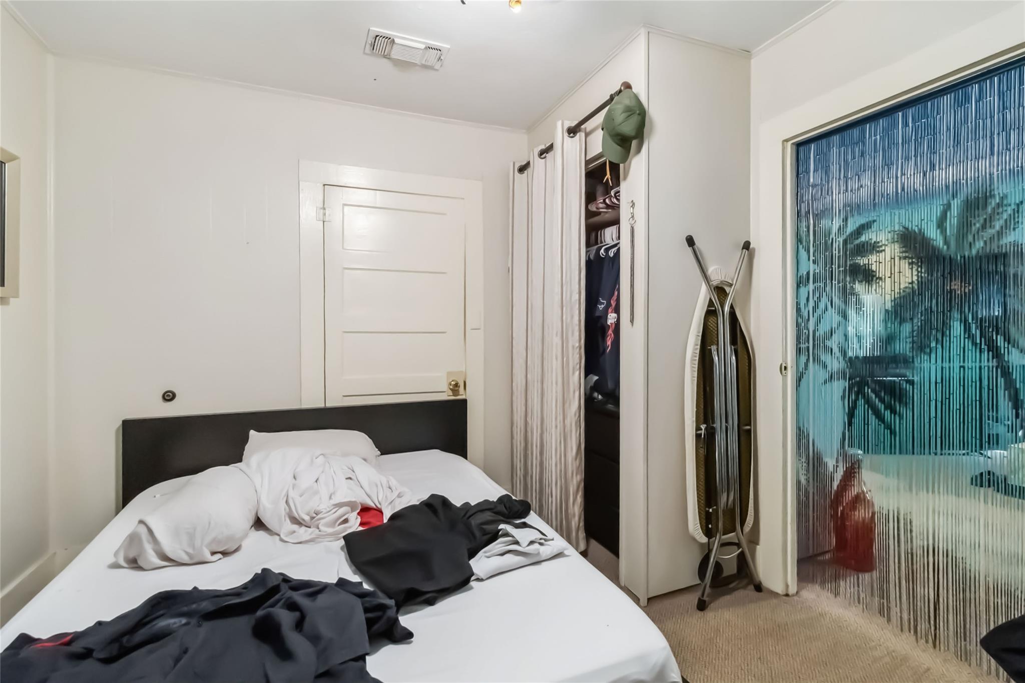 300 Bishop St, Smithville, TX 78957