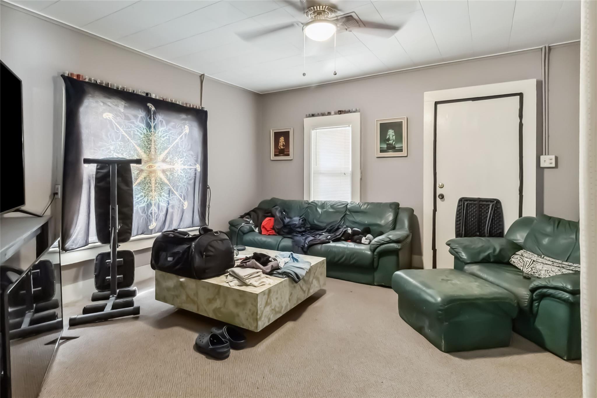 300 Bishop St, Smithville, TX 78957