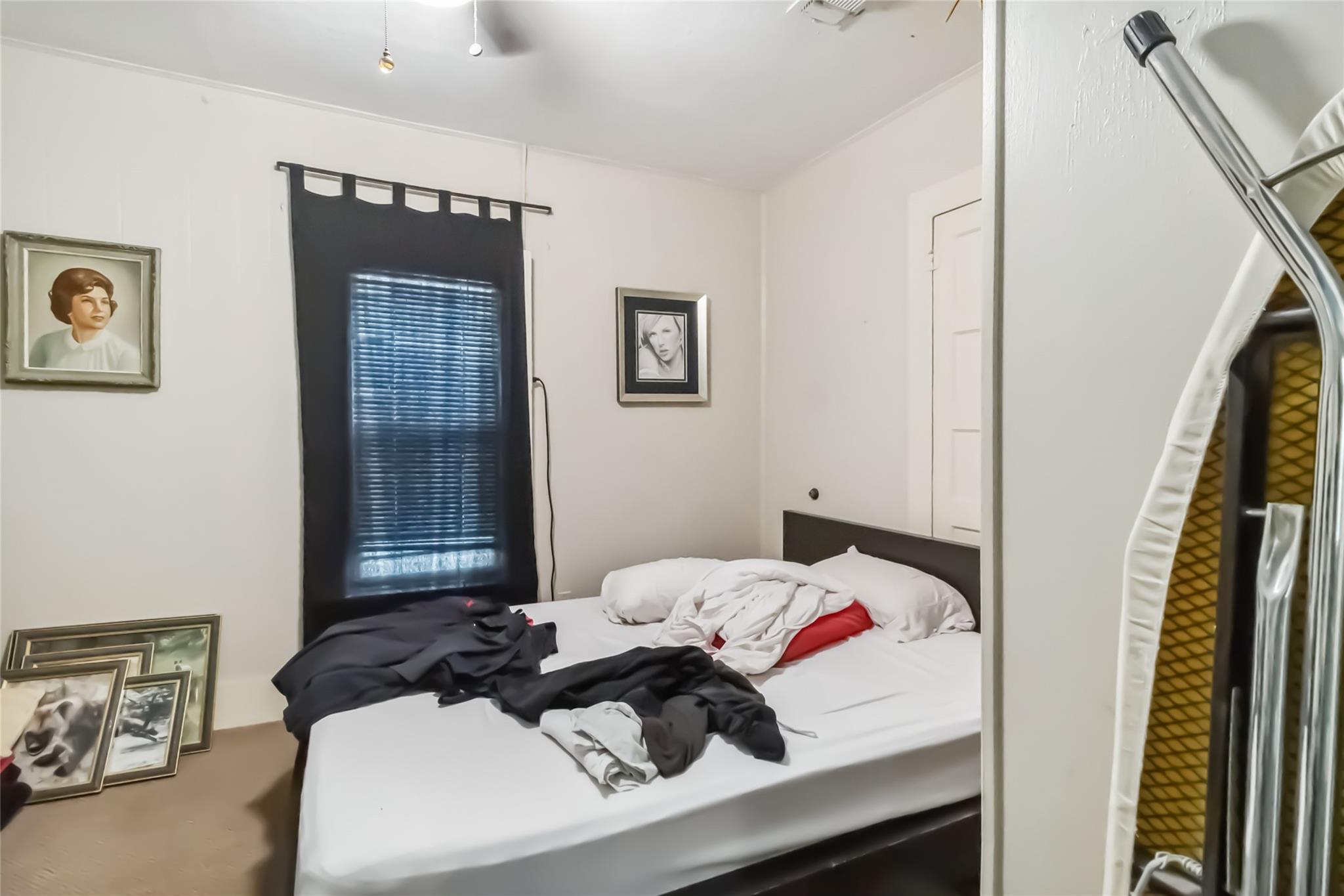 300 Bishop St, Smithville, TX 78957