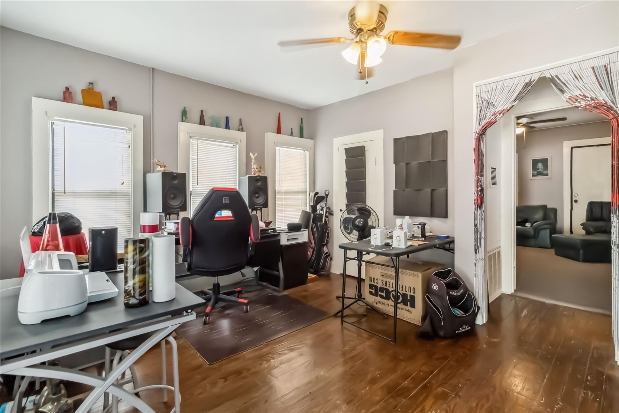 300 Bishop St, Smithville, TX 78957