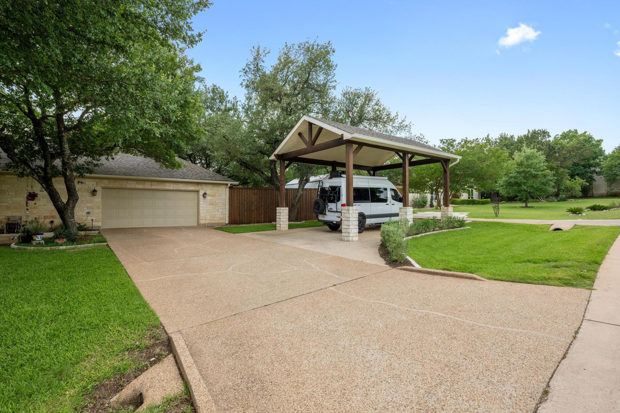 906 Texas Trl, Austin, TX 78737