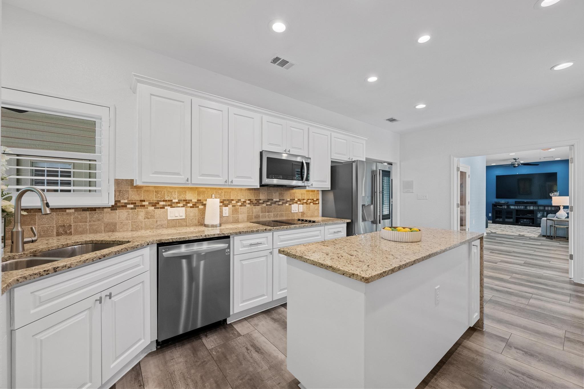 906 Texas Trl, Austin, TX 78737