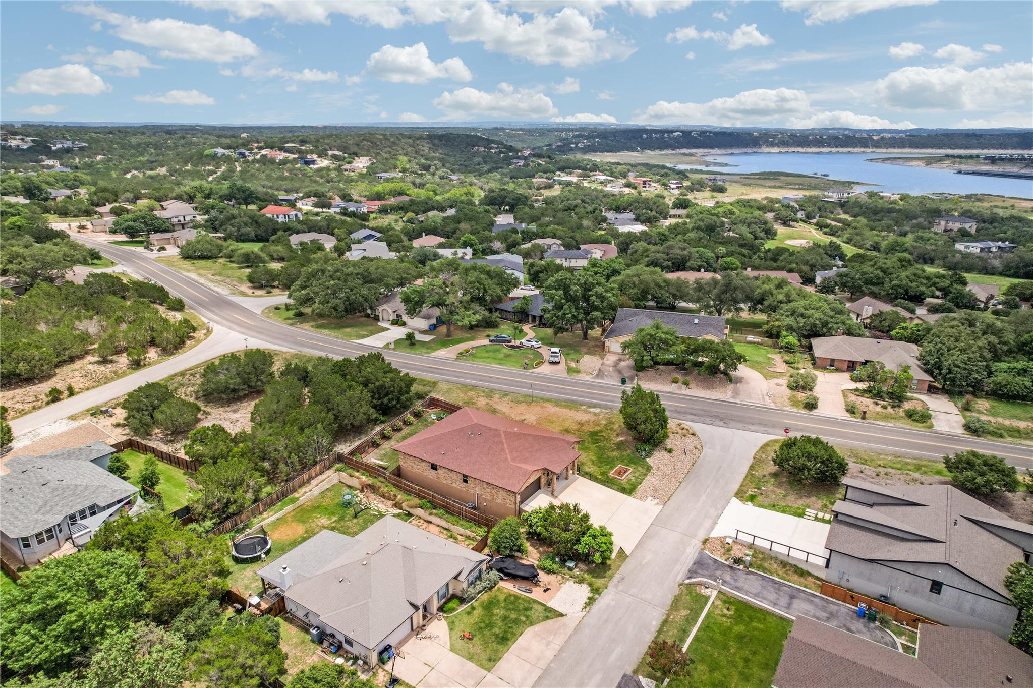 2801 Douglas Cv, Lago Vista, TX 78645