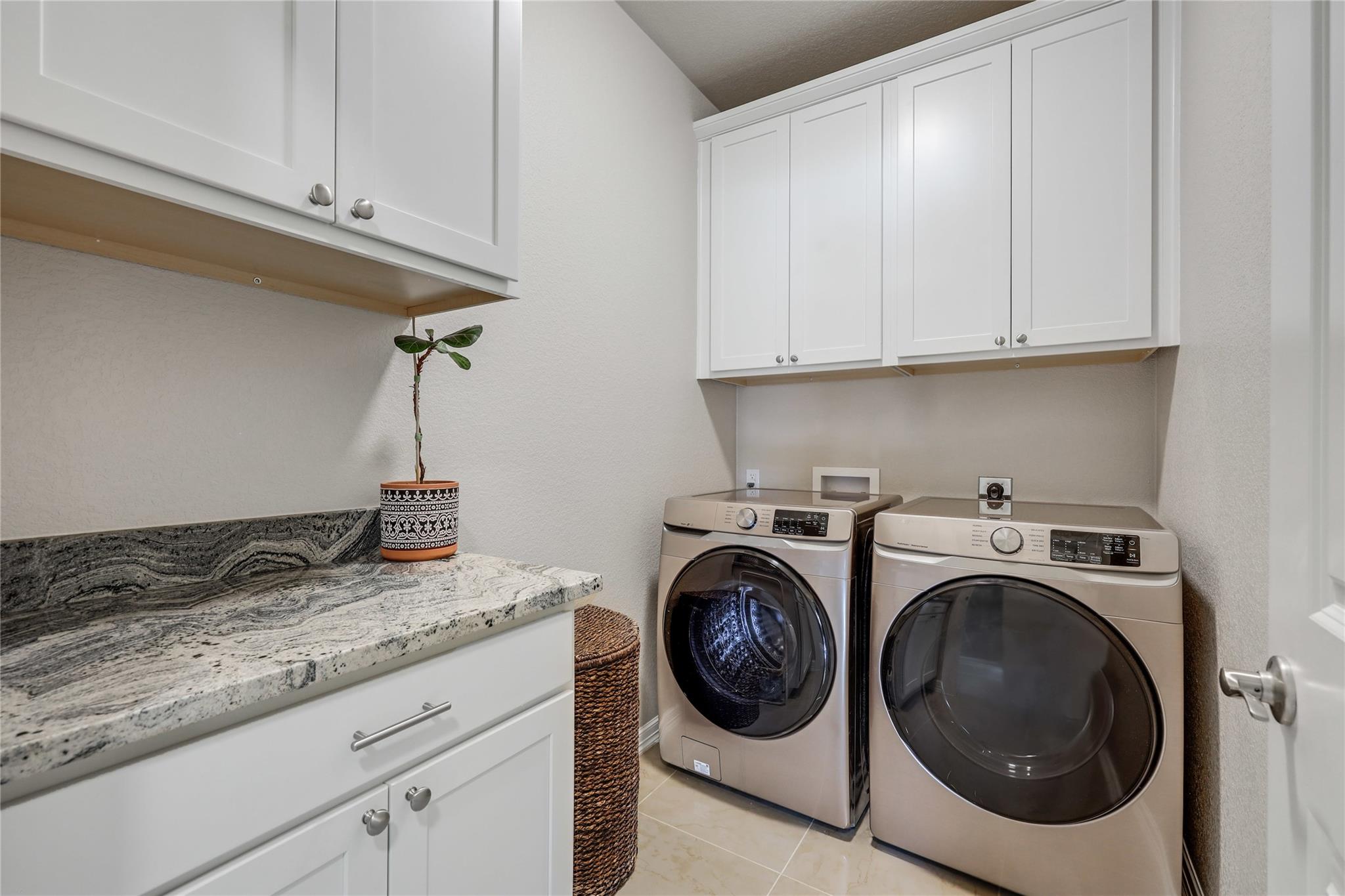 2801 Douglas Cv, Lago Vista, TX 78645