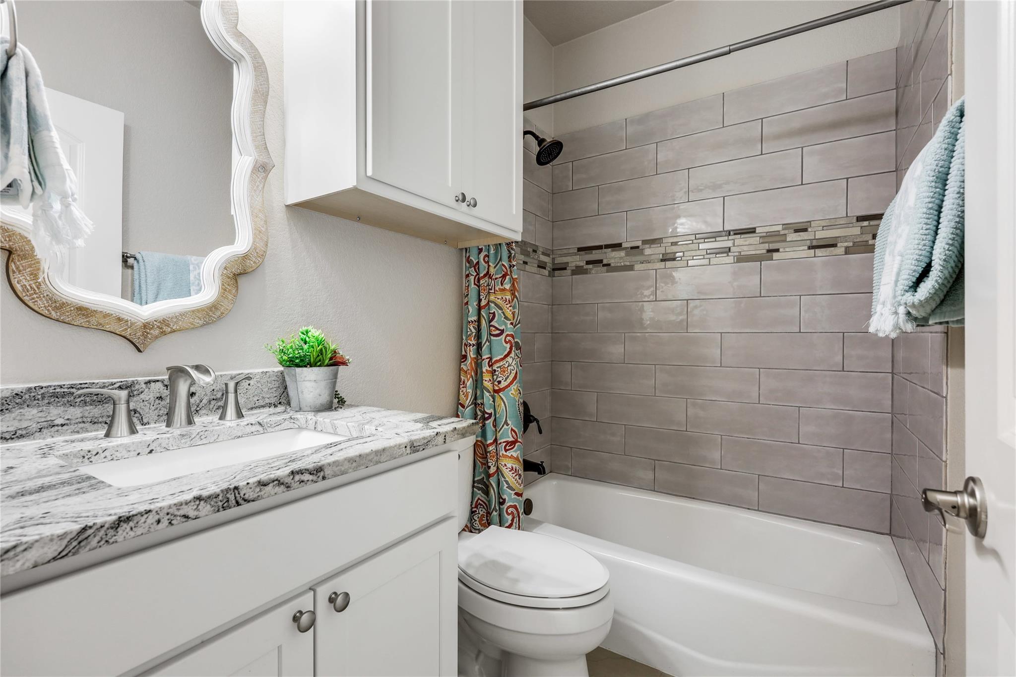 2801 Douglas Cv, Lago Vista, TX 78645