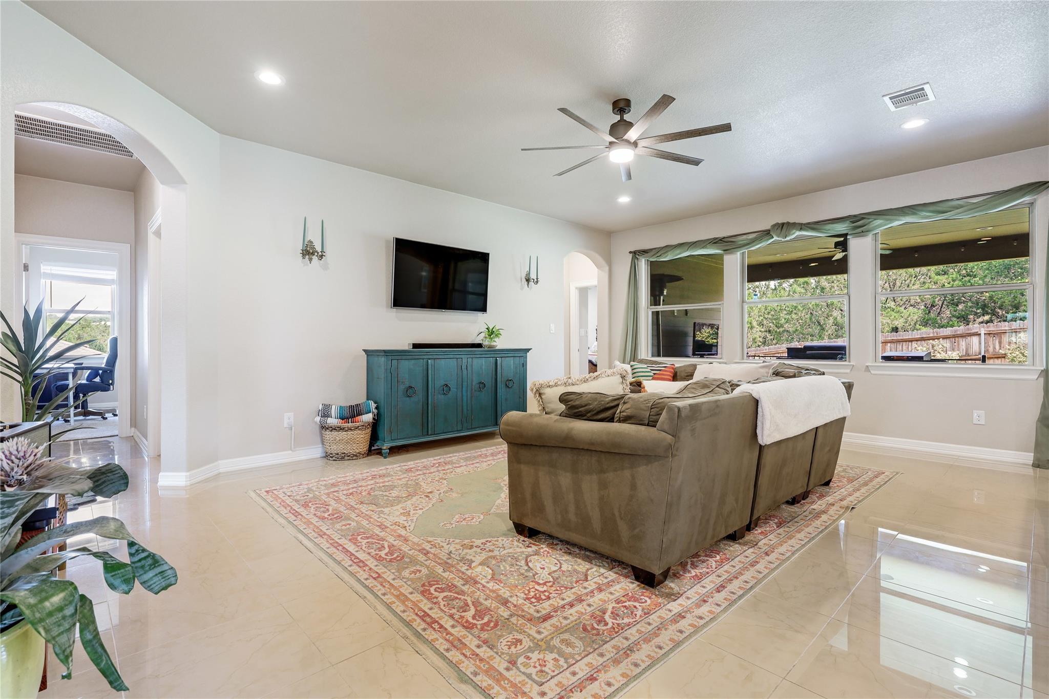 2801 Douglas Cv, Lago Vista, TX 78645
