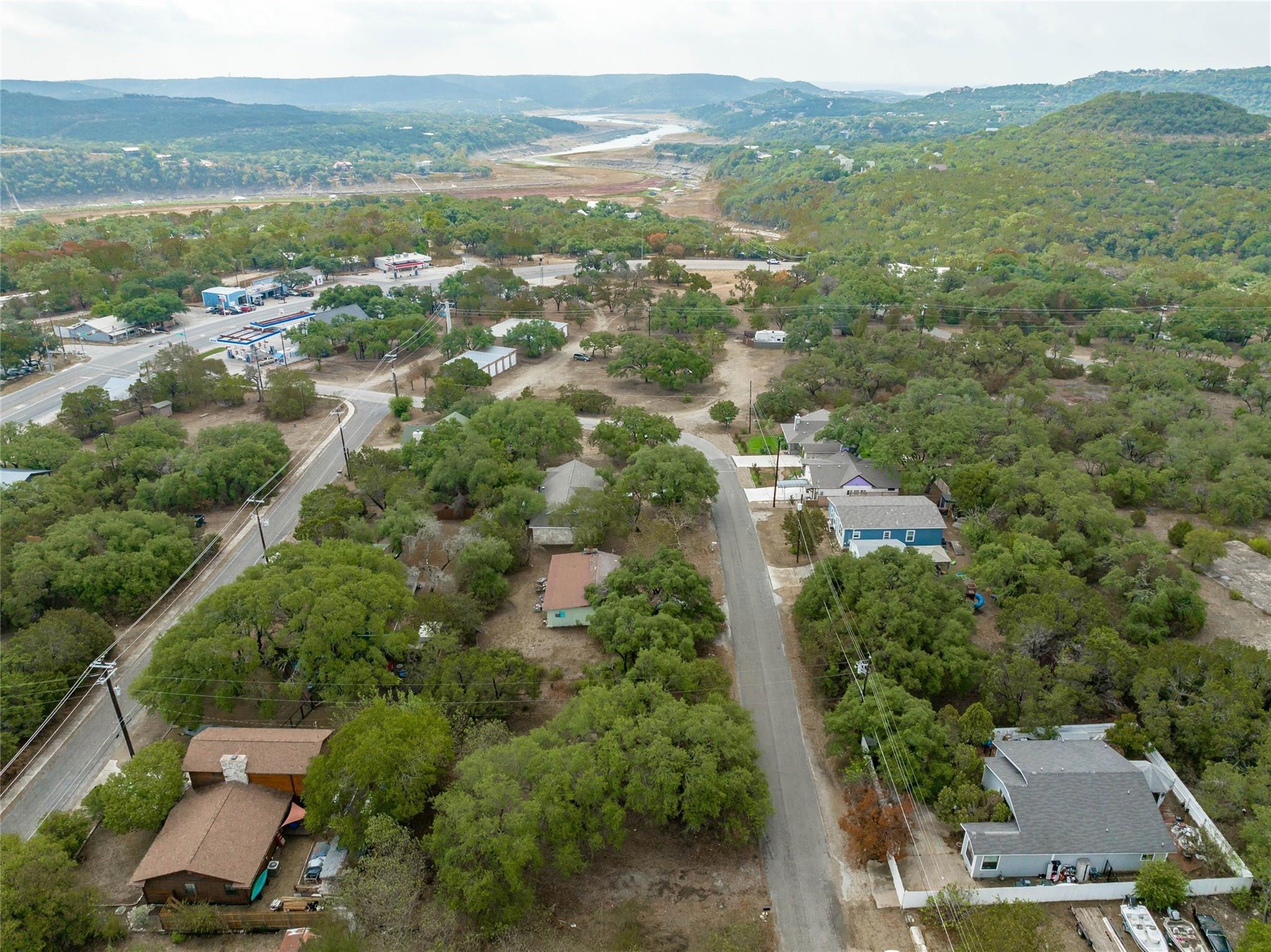 10601 W Lakeview Dr, Jonestown, TX 78645