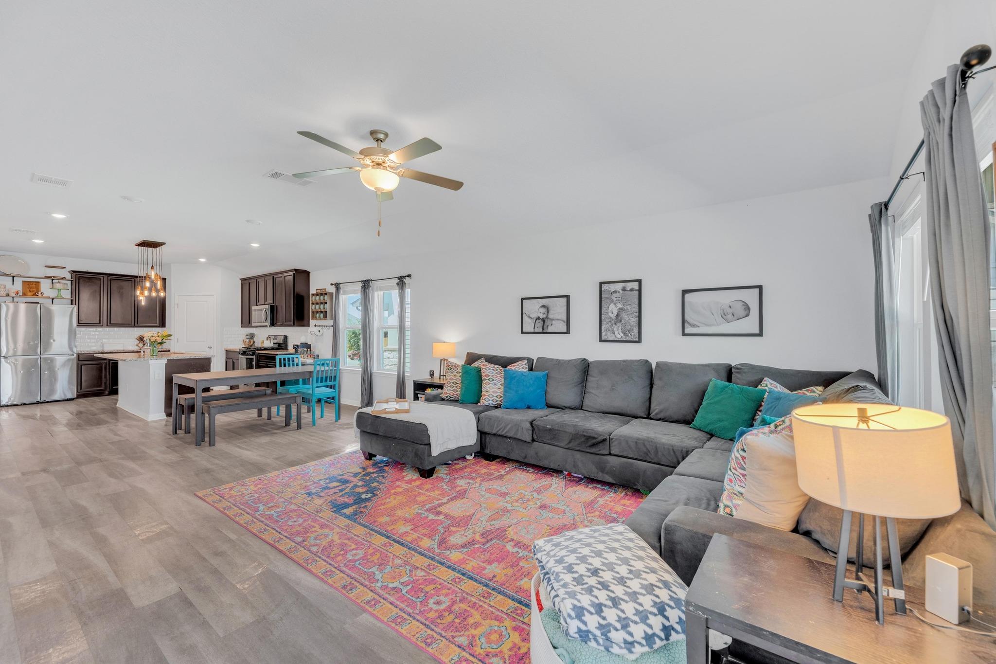200 Waterway Ave, Hutto, TX 78634