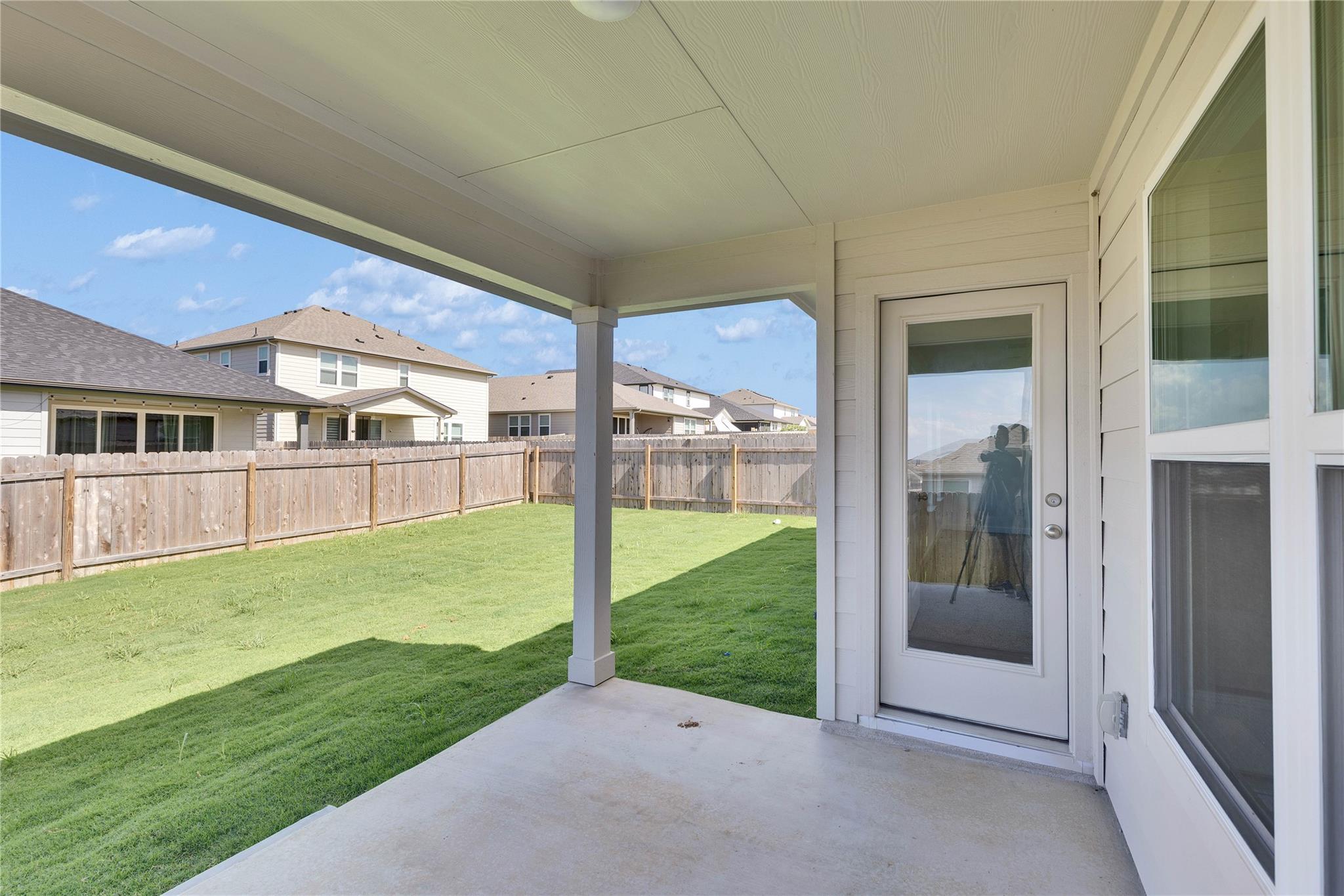 245 Seattle Slew Dr, Jarrell, TX 76537