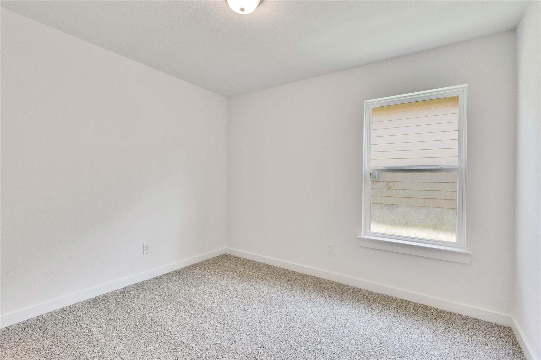 245 Seattle Slew Dr, Jarrell, TX 76537