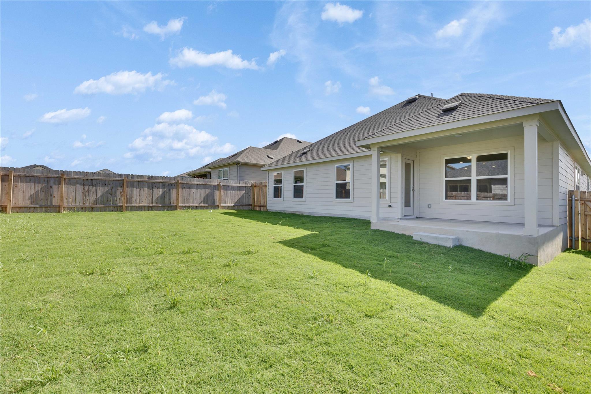 245 Seattle Slew Dr, Jarrell, TX 76537