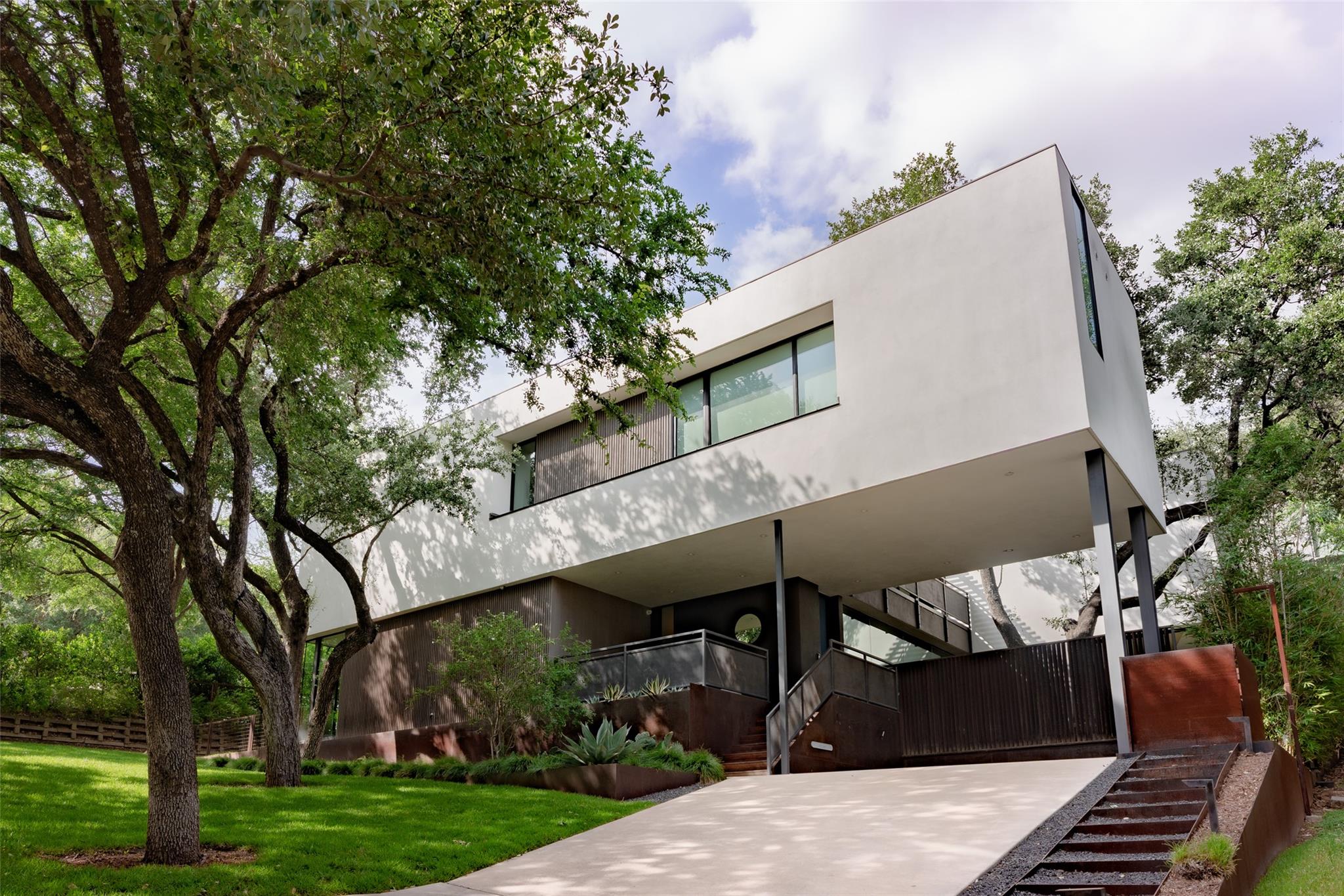 2210 Westlake Dr, Austin, TX 78746