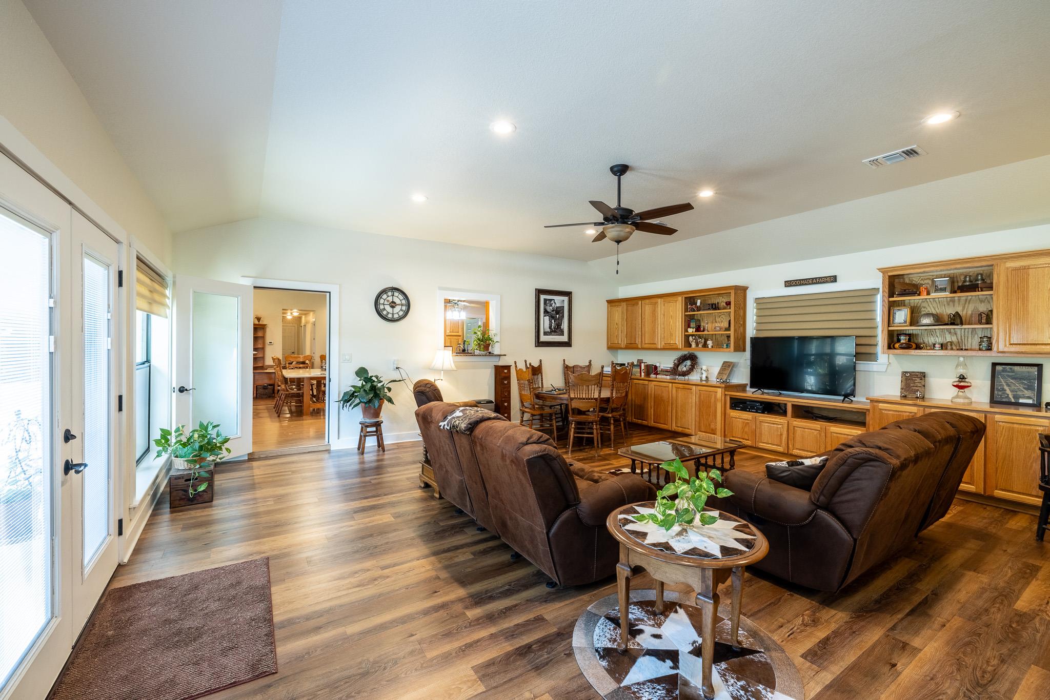 6589 State Highway 304, Harwood, TX 78632