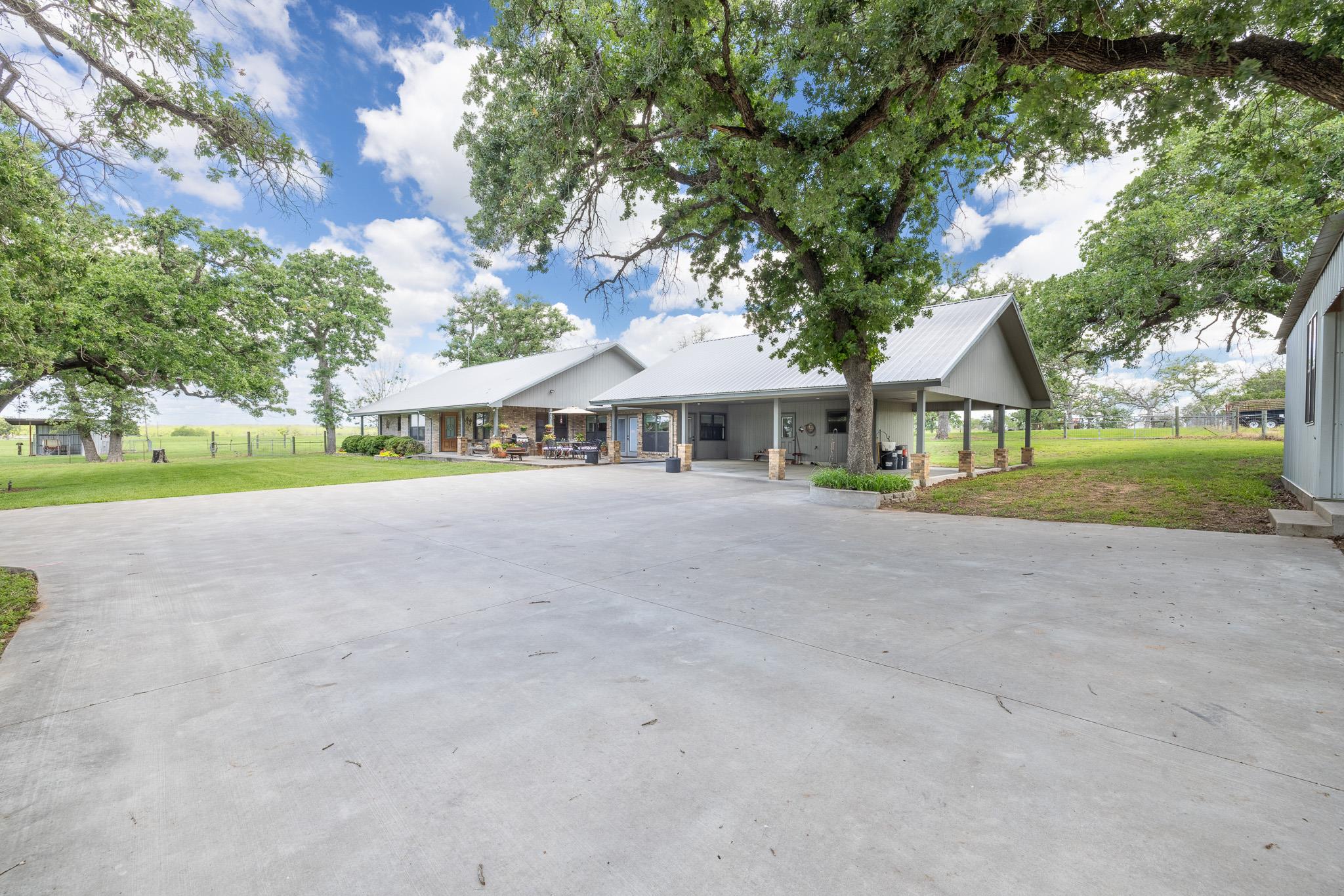6589 State Highway 304, Harwood, TX 78632