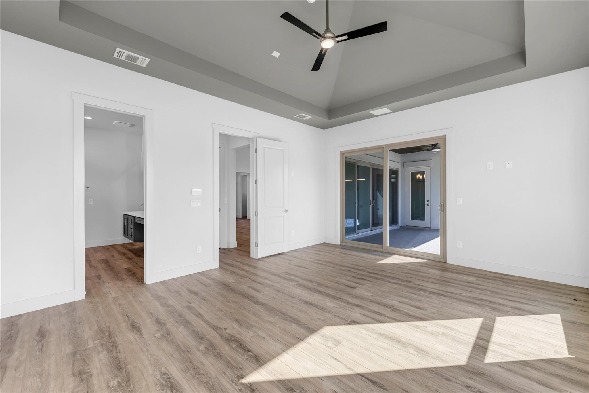 105 Gillespie Ct, Horseshoe Bay, TX 78657