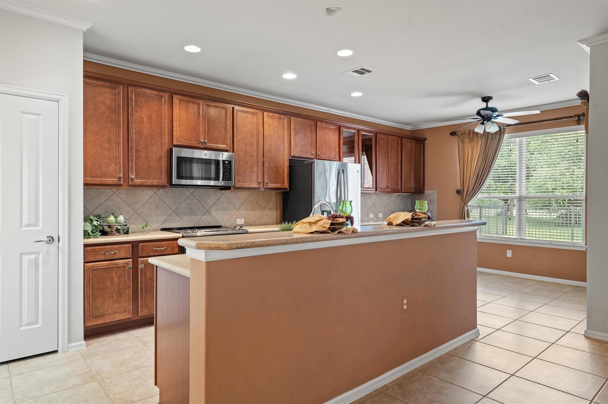 315 Cooper Lake Dr, Georgetown, TX 78633
