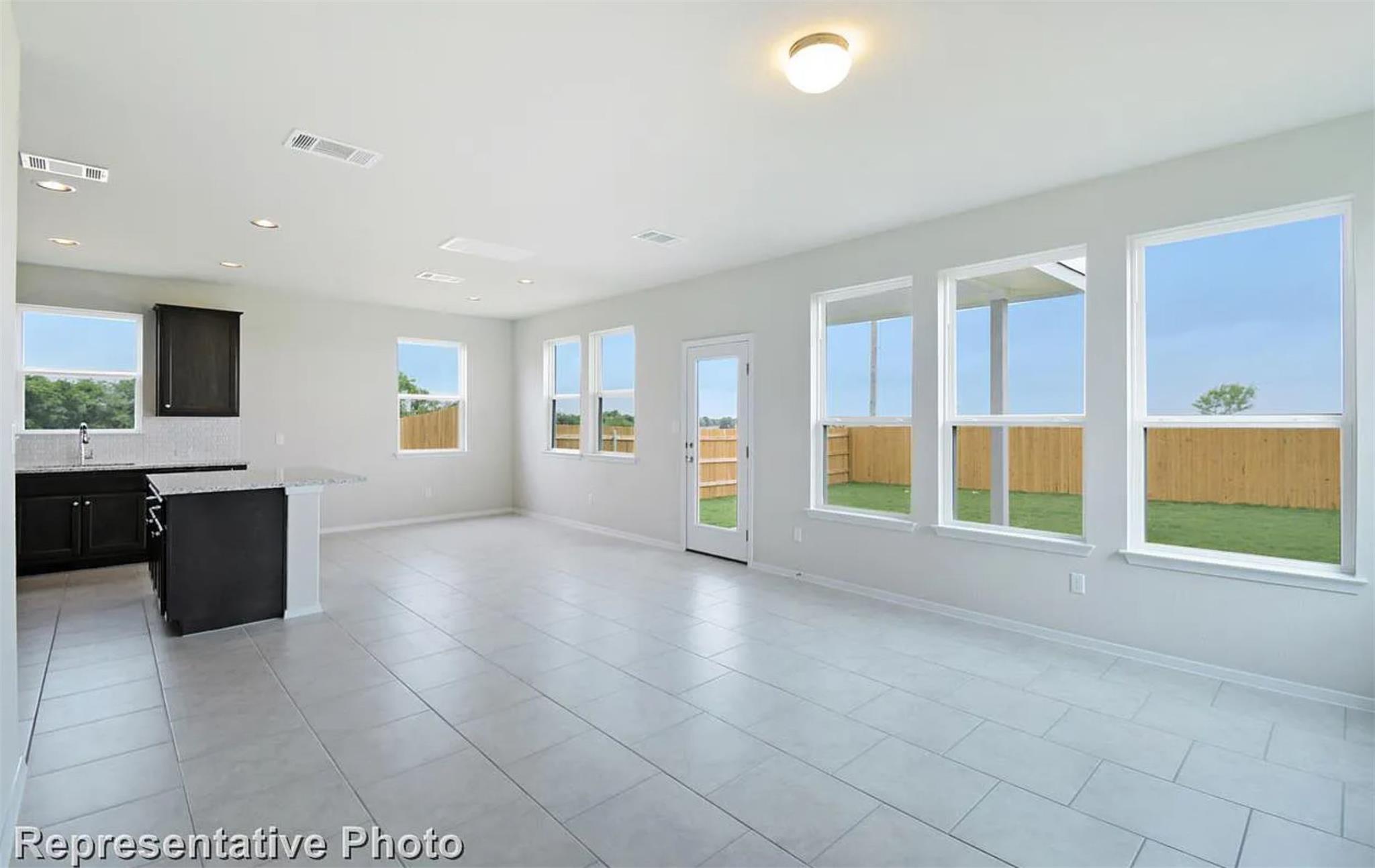 202 Insider Loop, Elgin, TX 78621