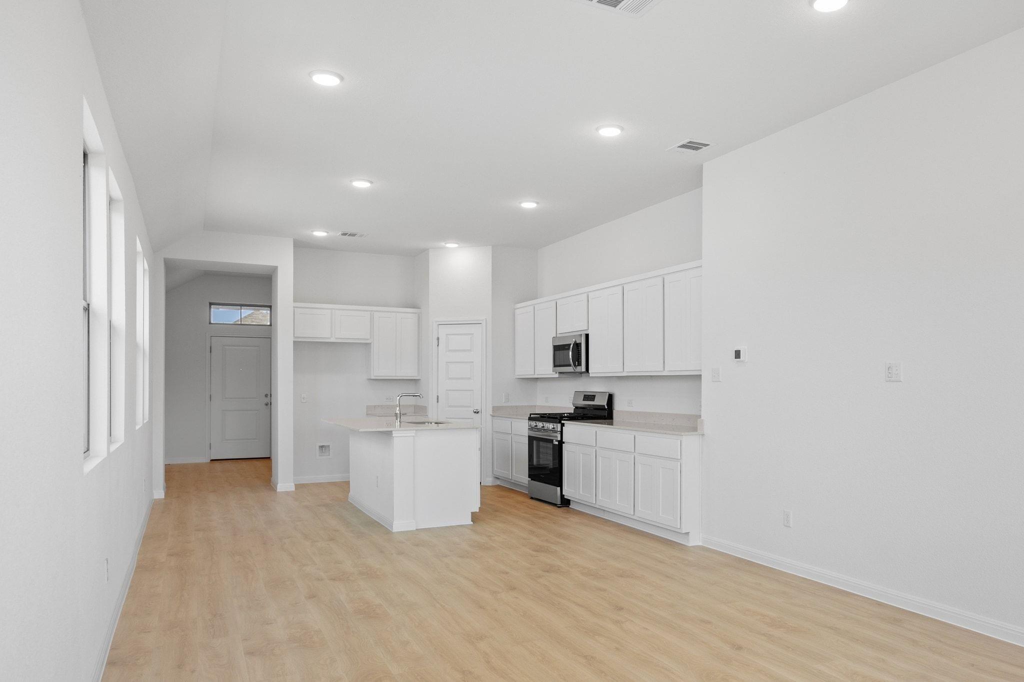 278 Bendecido Loop, Elgin, TX 78621