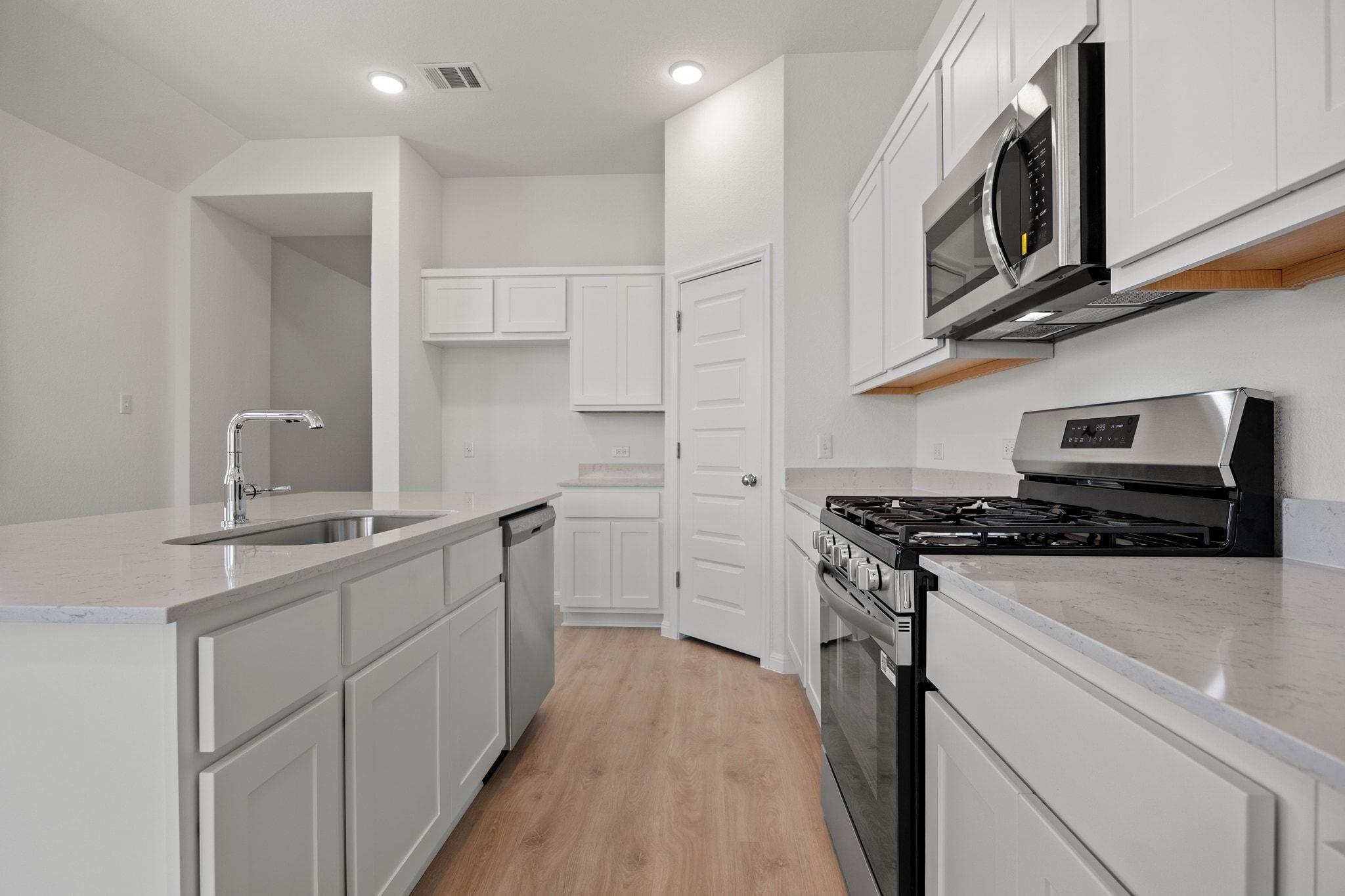 278 Bendecido Loop, Elgin, TX 78621