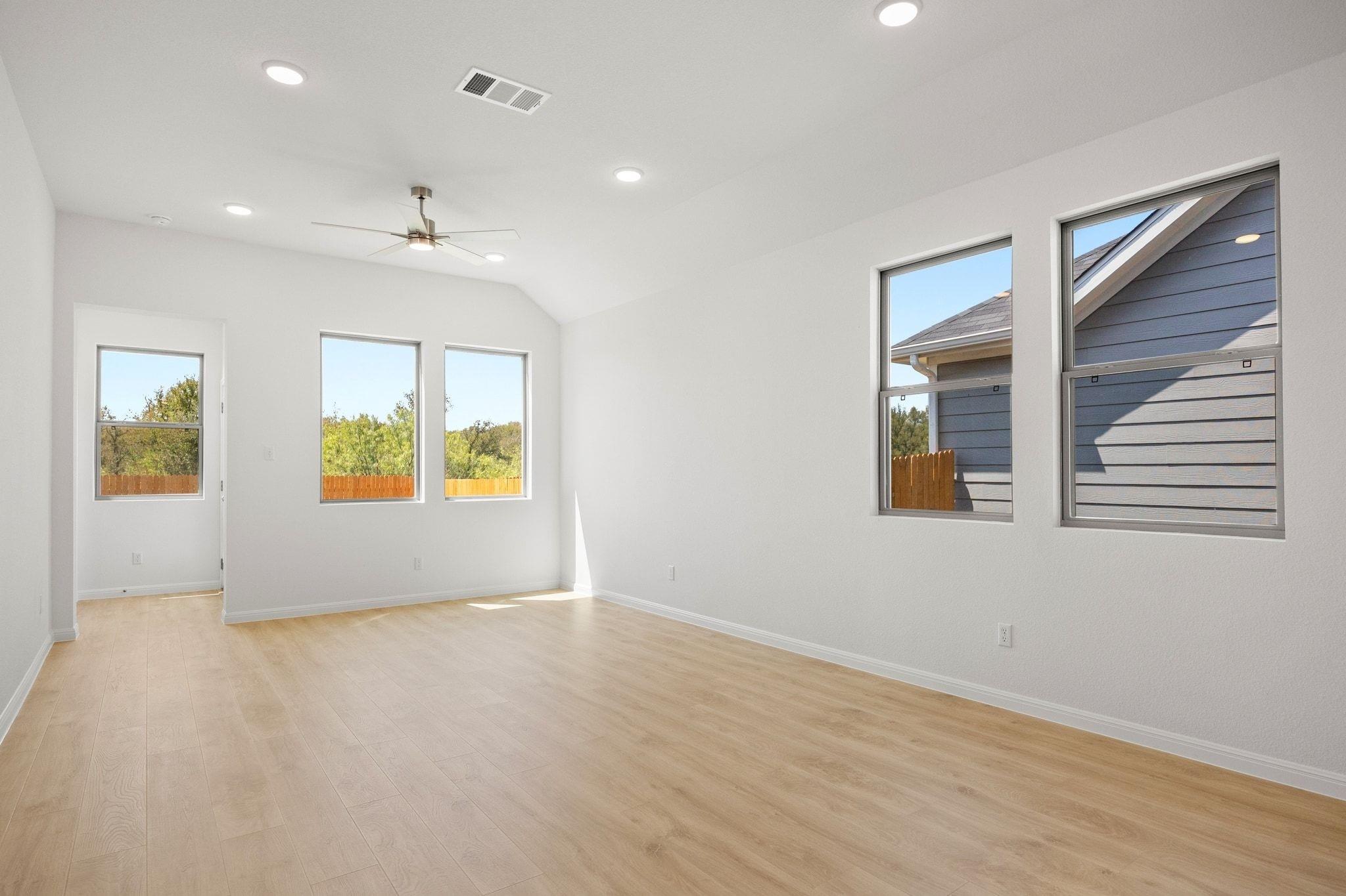 278 Bendecido Loop, Elgin, TX 78621