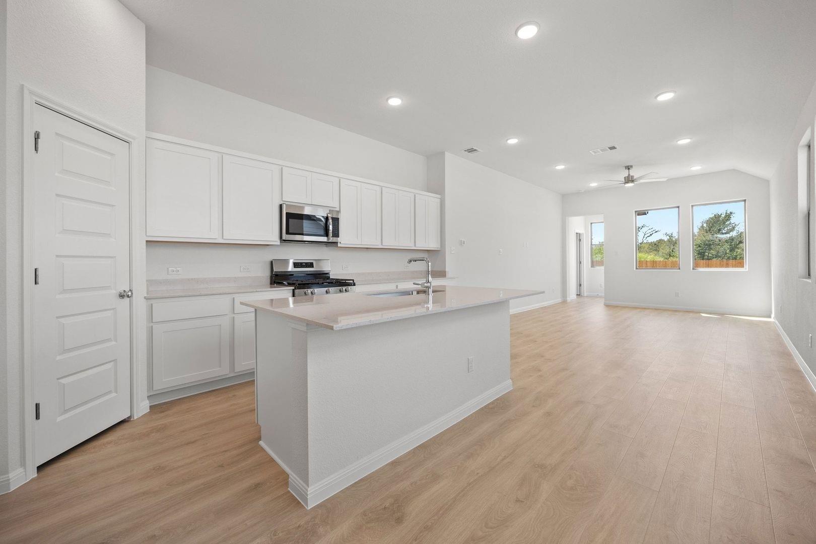 278 Bendecido Loop, Elgin, TX 78621