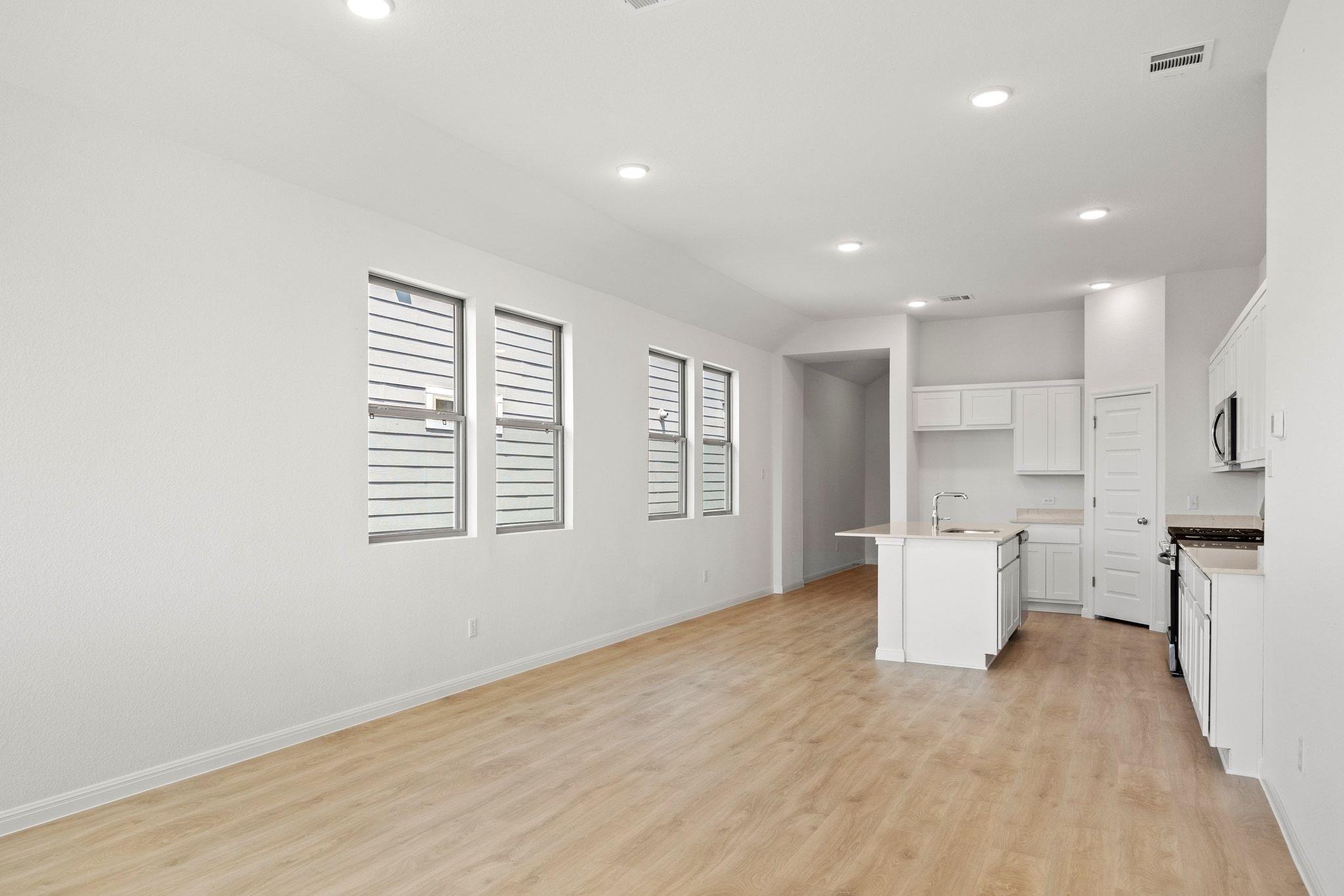 278 Bendecido Loop, Elgin, TX 78621