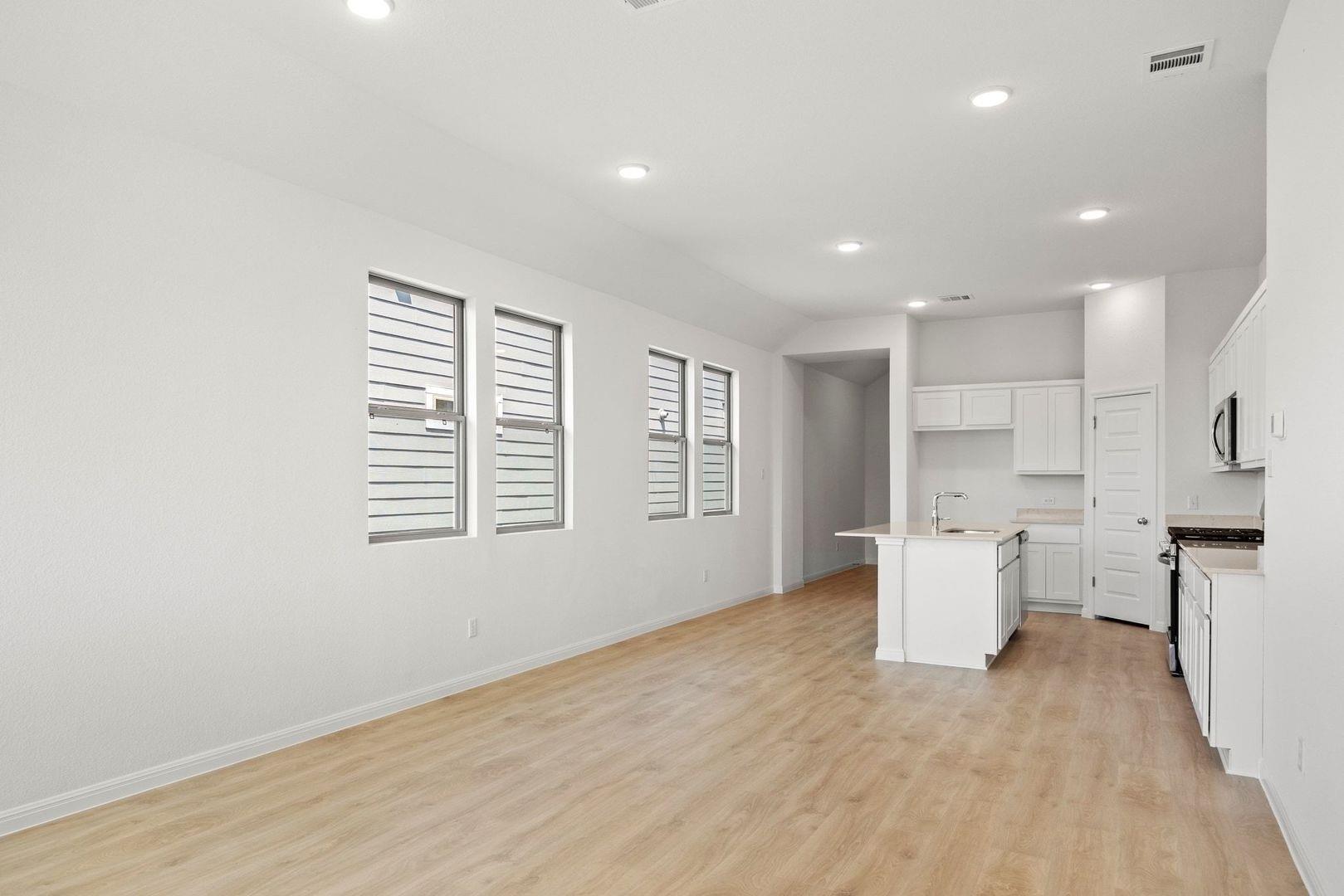 278 Bendecido Loop, Elgin, TX 78621