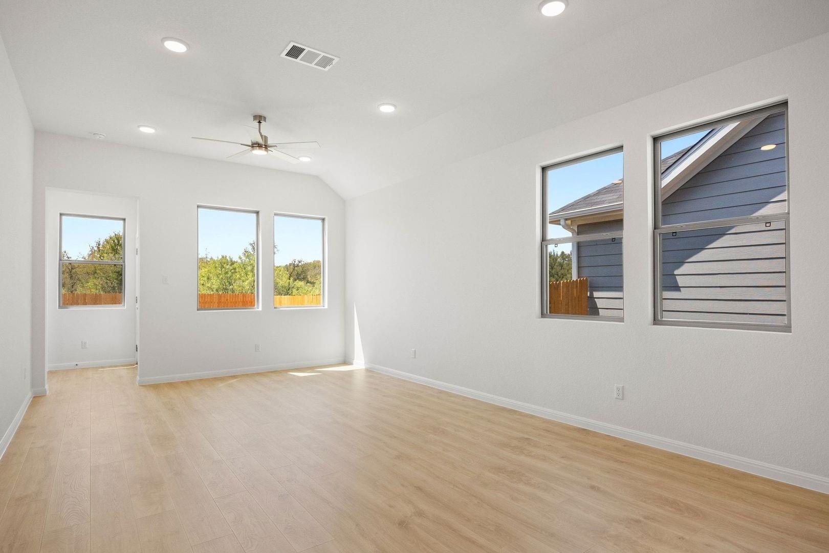 278 Bendecido Loop, Elgin, TX 78621