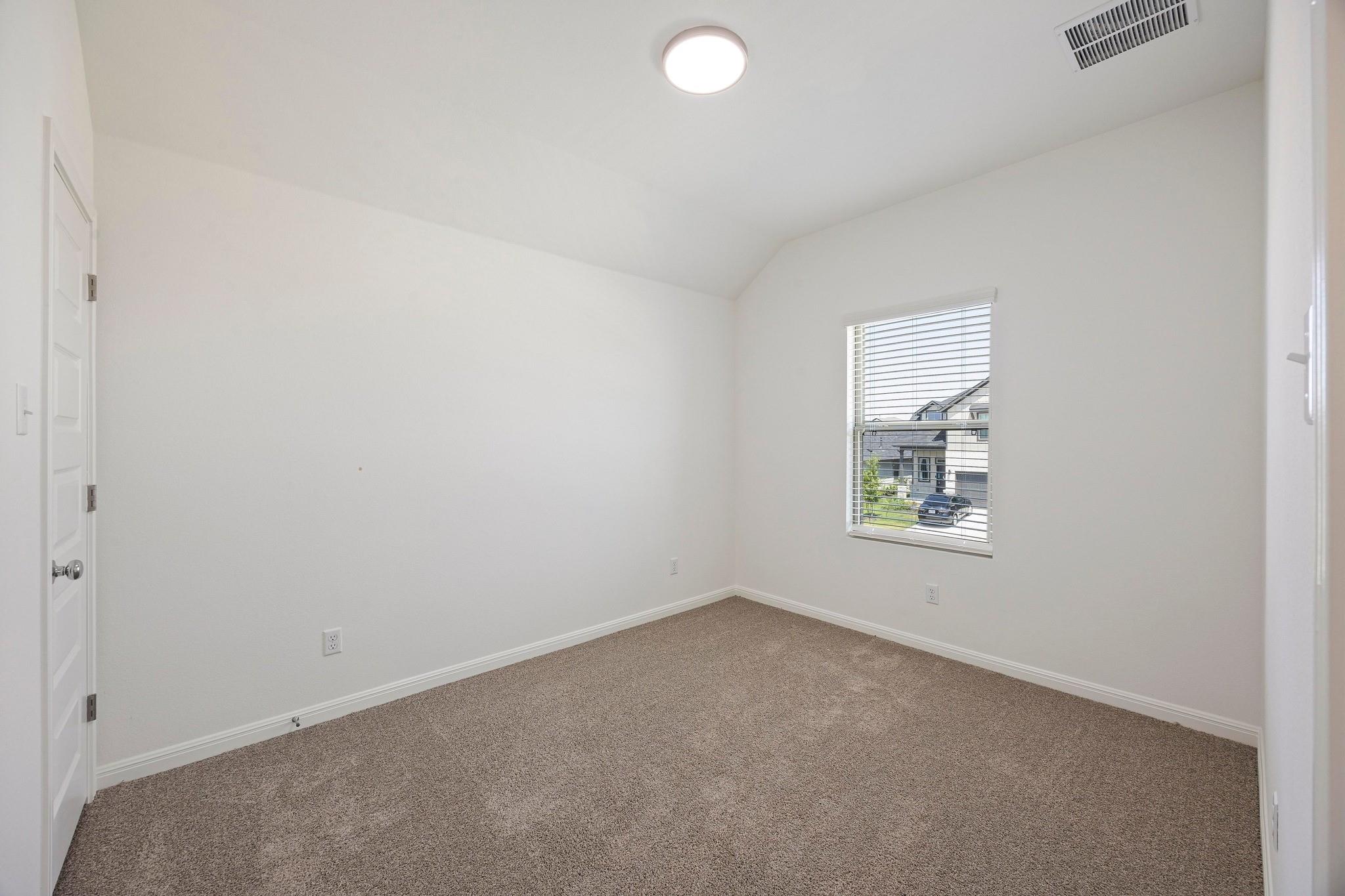 282 Bendecido Loop, Elgin, TX 78621