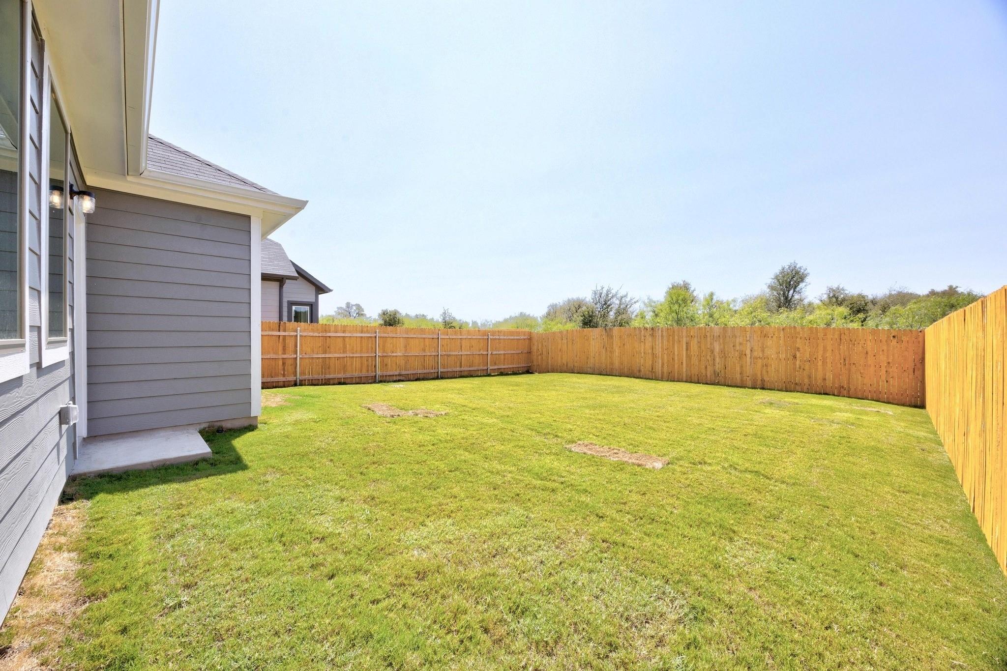 282 Bendecido Loop, Elgin, TX 78621