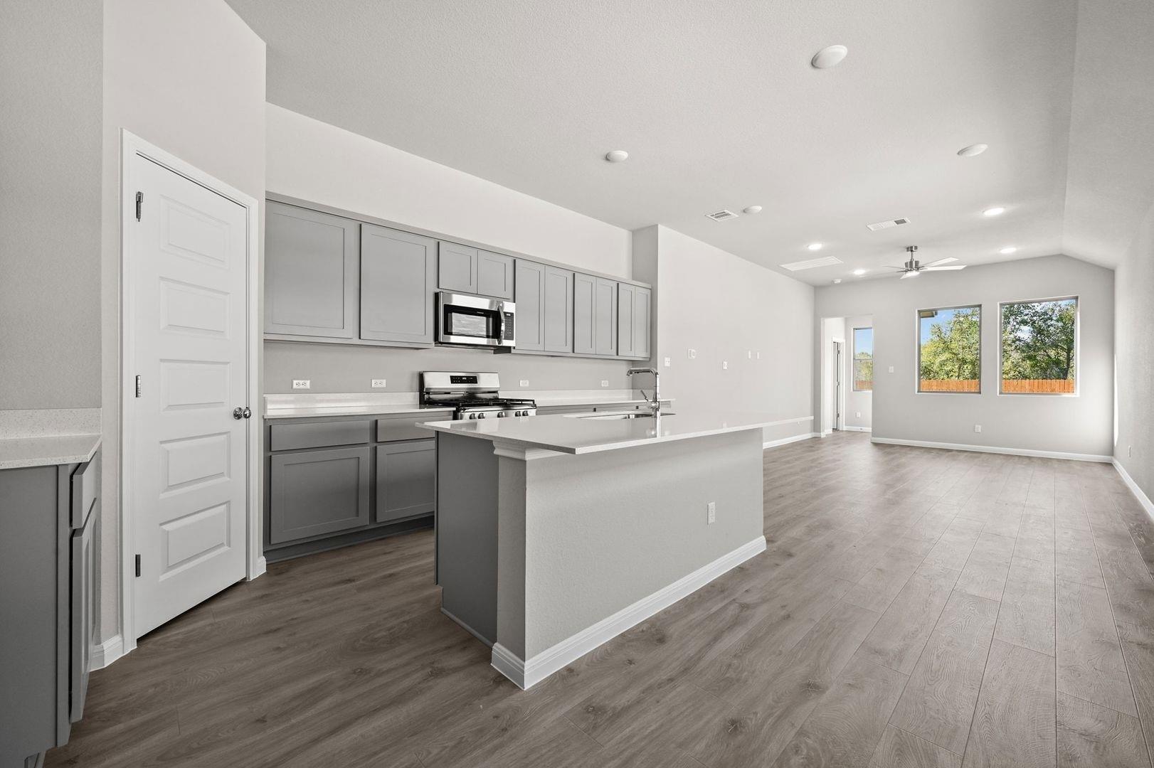 294 Bendecido Loop, Elgin, TX 78621