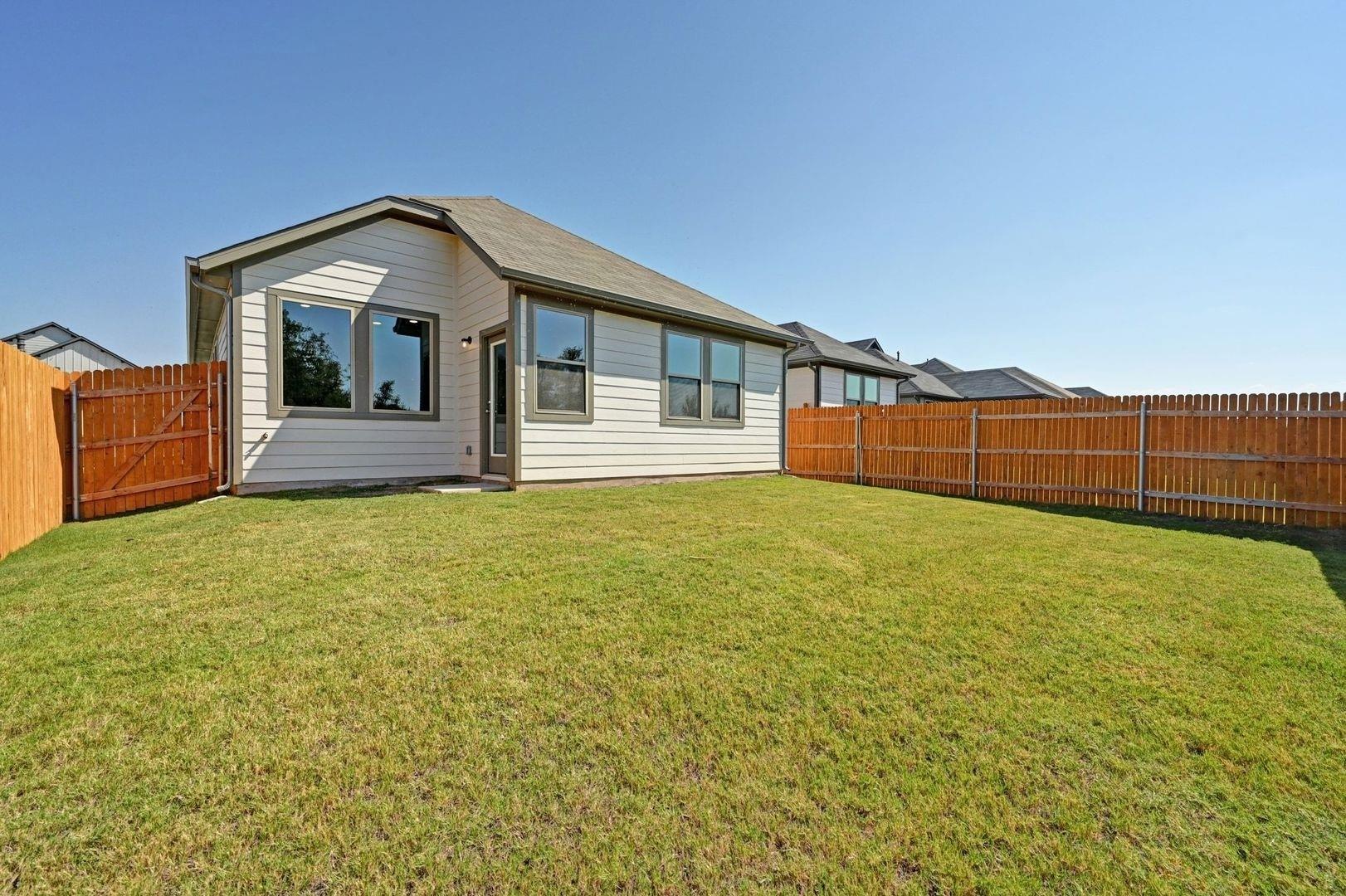 294 Bendecido Loop, Elgin, TX 78621