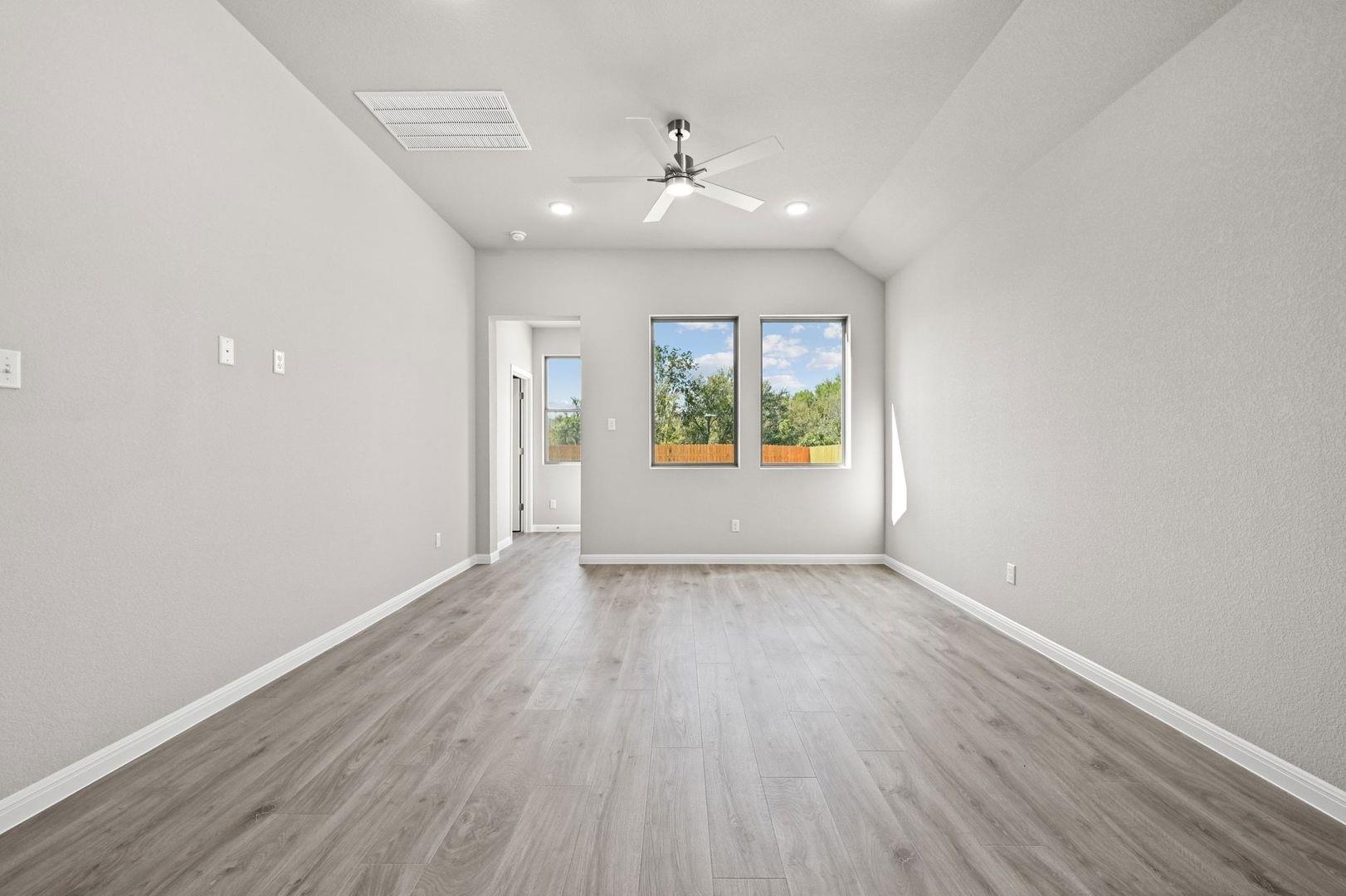 294 Bendecido Loop, Elgin, TX 78621